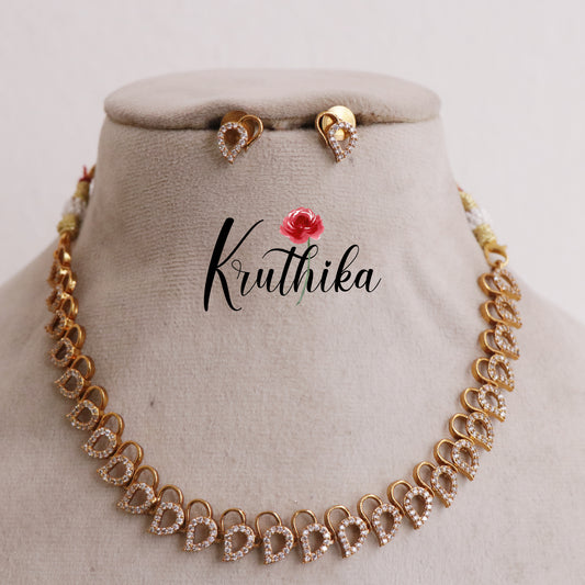 Pretty CZ Antique Stone Necklace NC1978