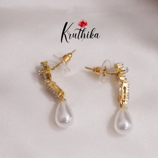 Pretty CZ Floral Necklace Pearl Drops NC2267