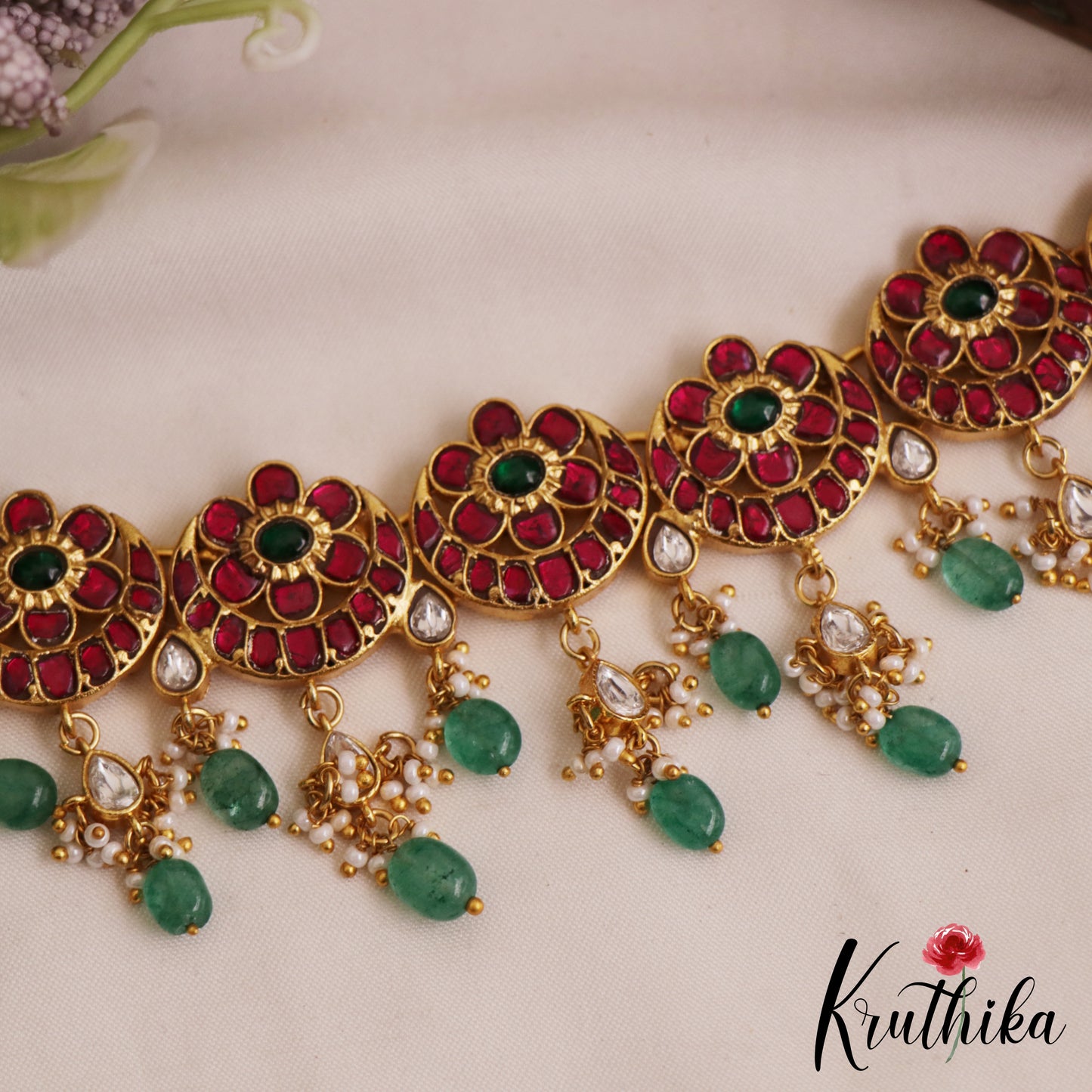 Gorgeous Floral Motifs Kemp Choker With Green Bead Drops NC2821