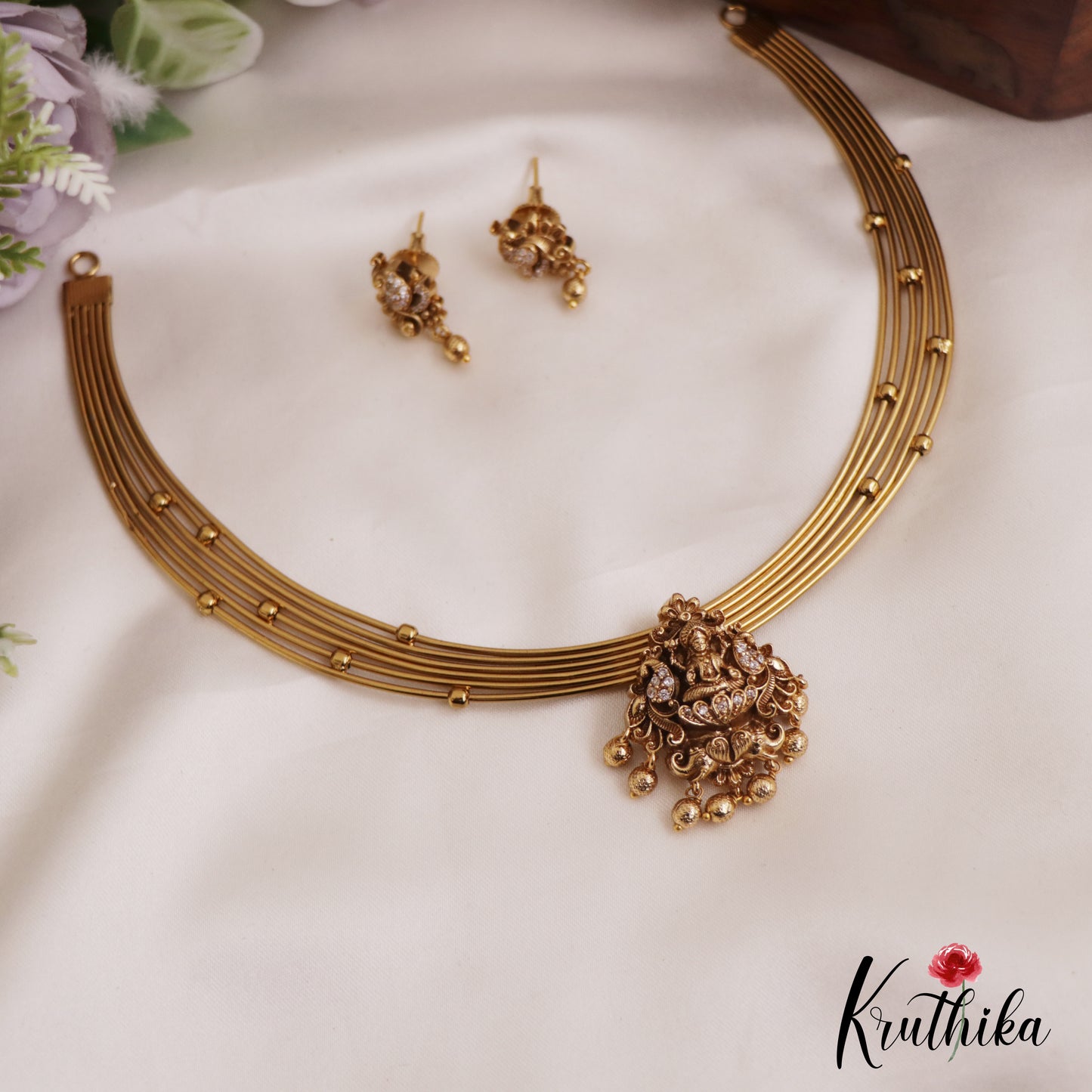 Beautiful Antique Nagas Lakshmi Motifs Hasli Chocker With Golden Bead Drops NC2753