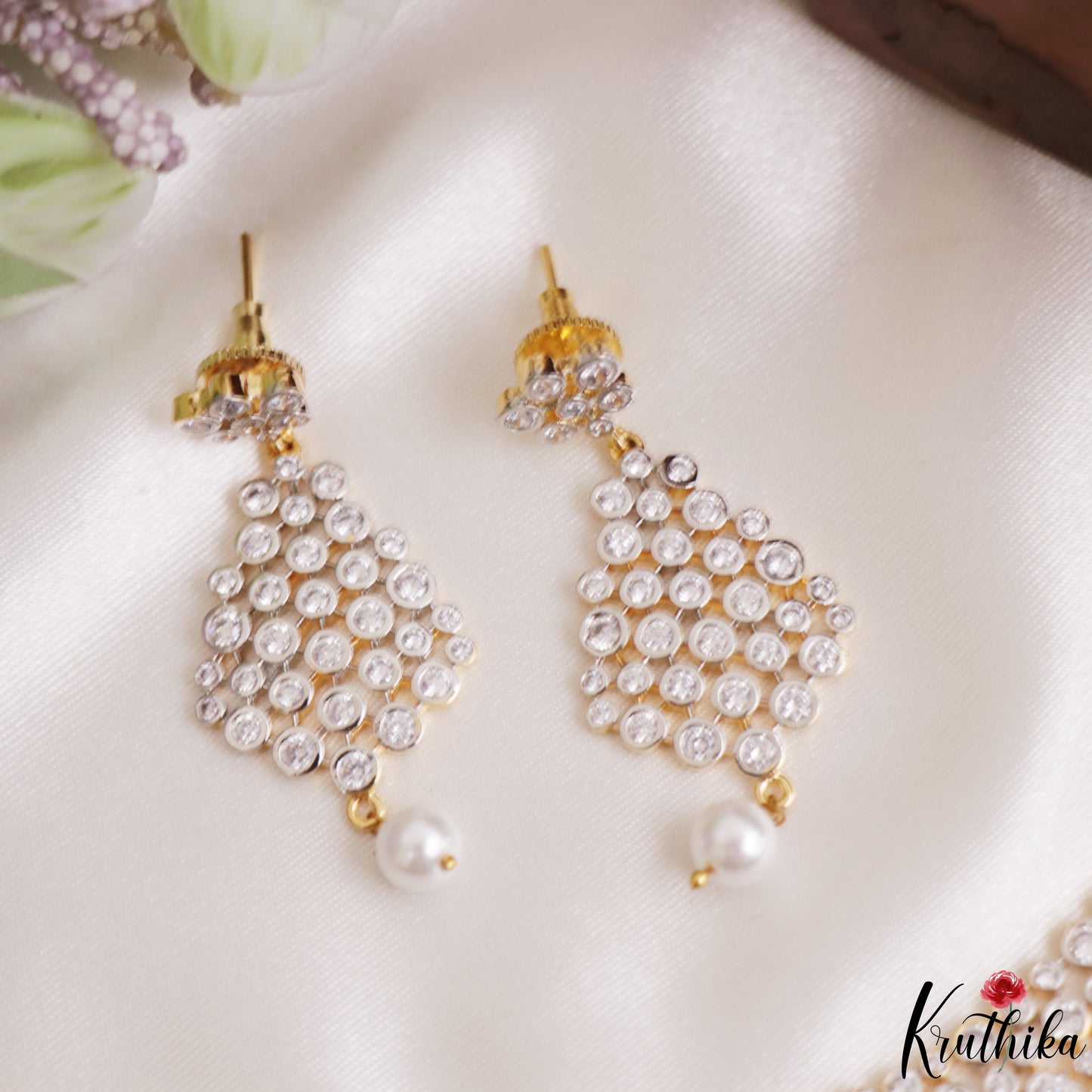 Sparkling Geometric Motifs Hasli CZ Choker NC3247