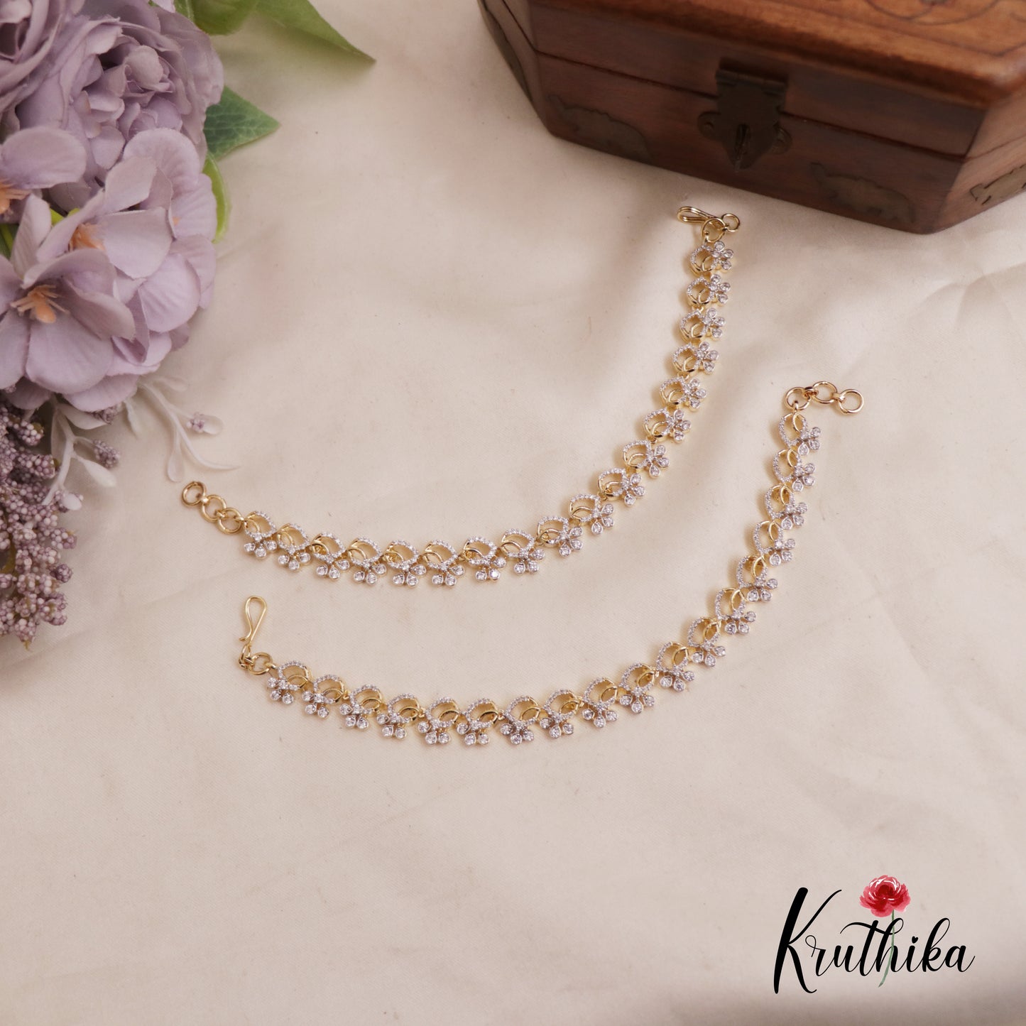 Sparkling Trendy CZ Teardrop Motifs Earchains EC171