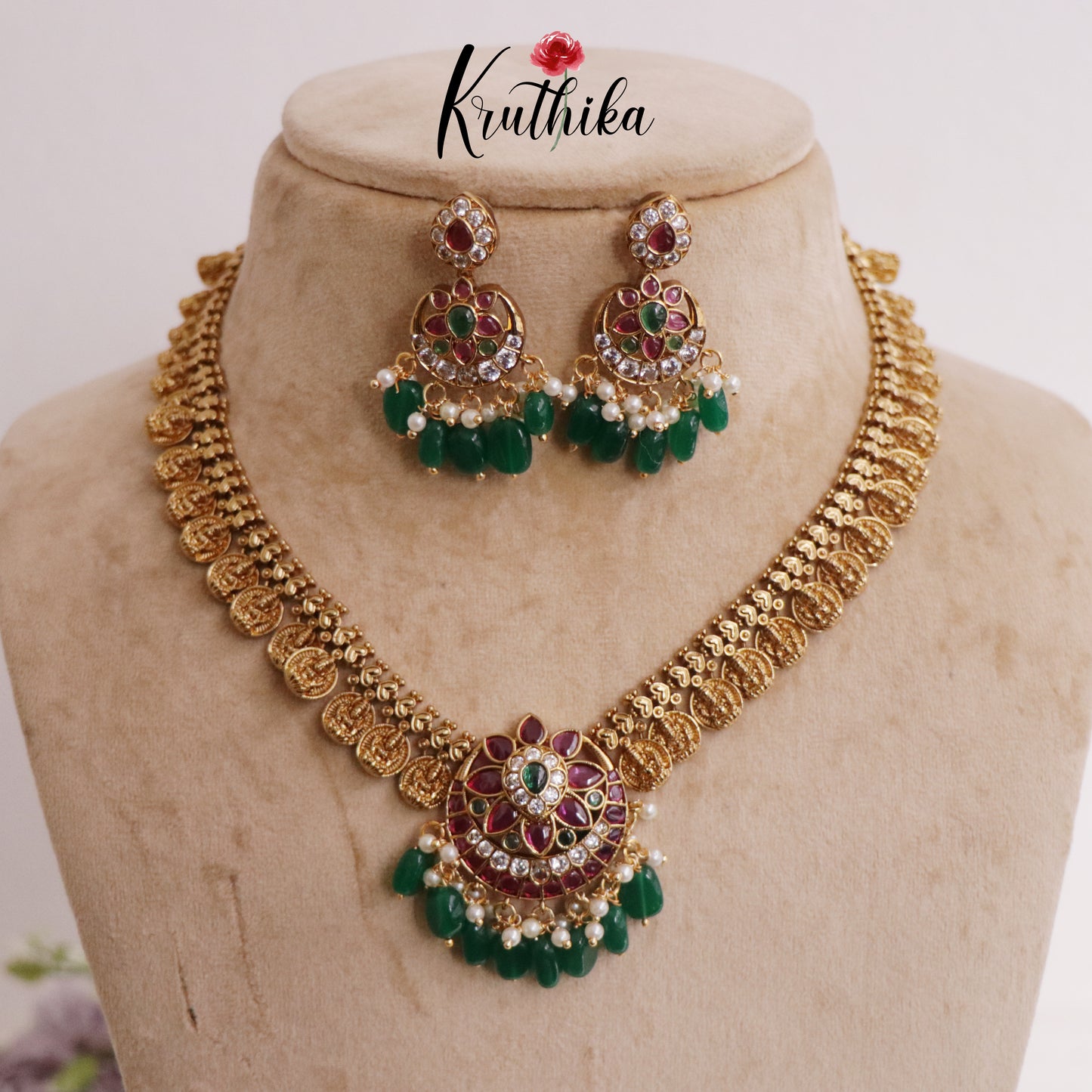 Beautiful Antique Kemp Floral and Kasu Mala Necklace with Green Beads NC2261