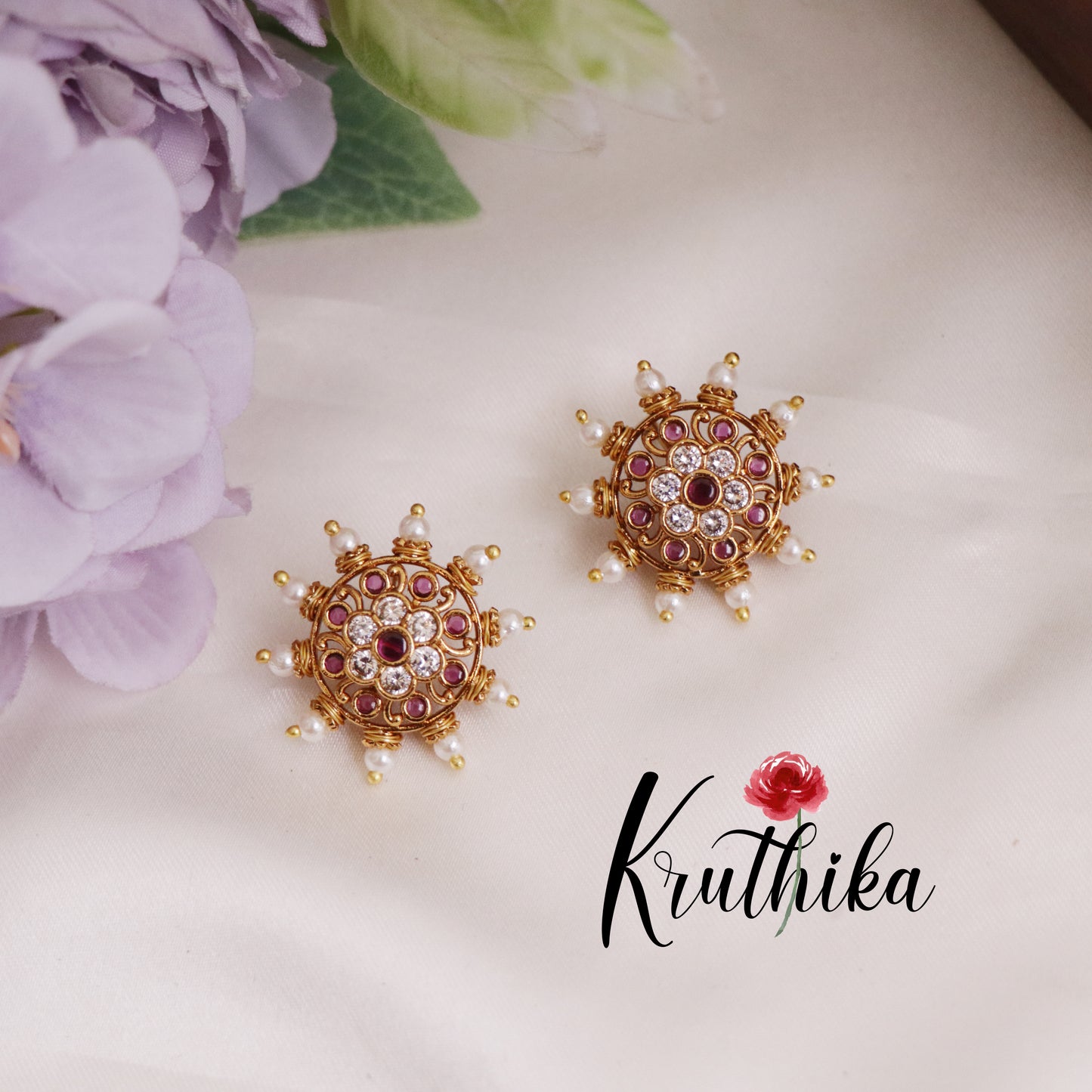 Pretty Antique Floral Chakra Pearl Earstuds E693 (Available in 2 Colors)