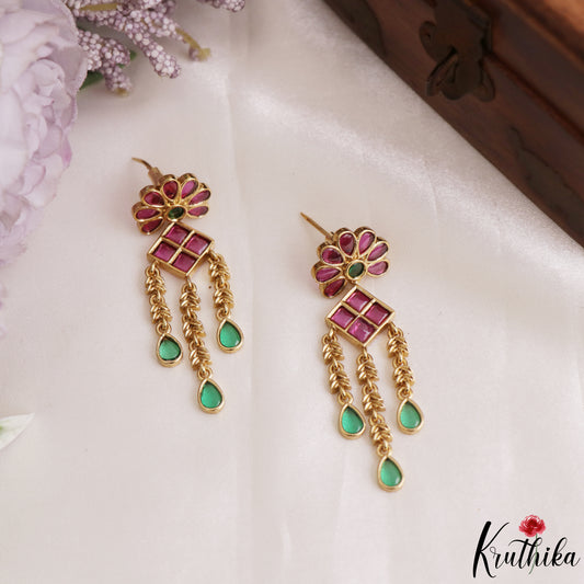 Trendy Floral Motifs Kemp Earrings E1196