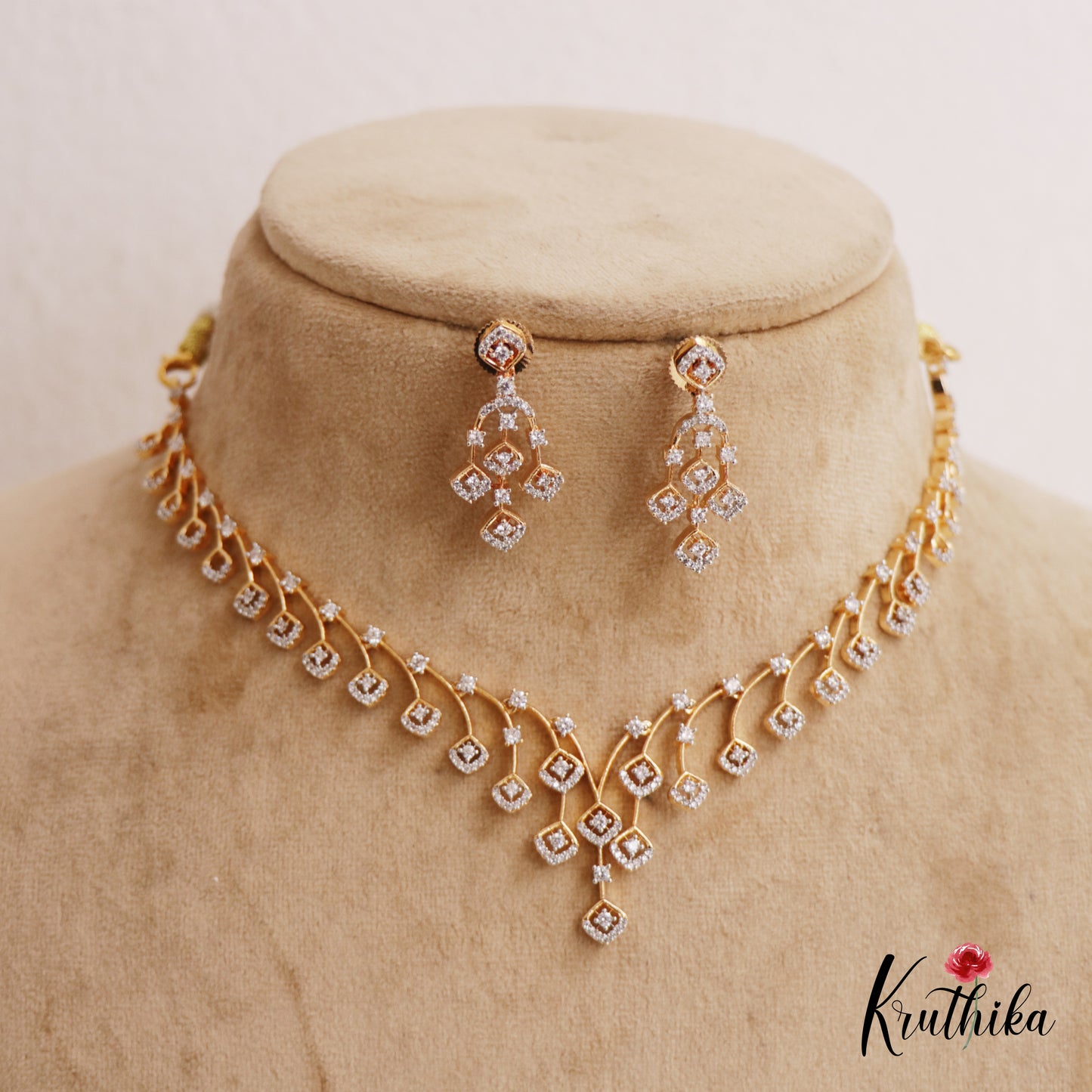 Elegant Geometric Motifs AD Necklace NC2731