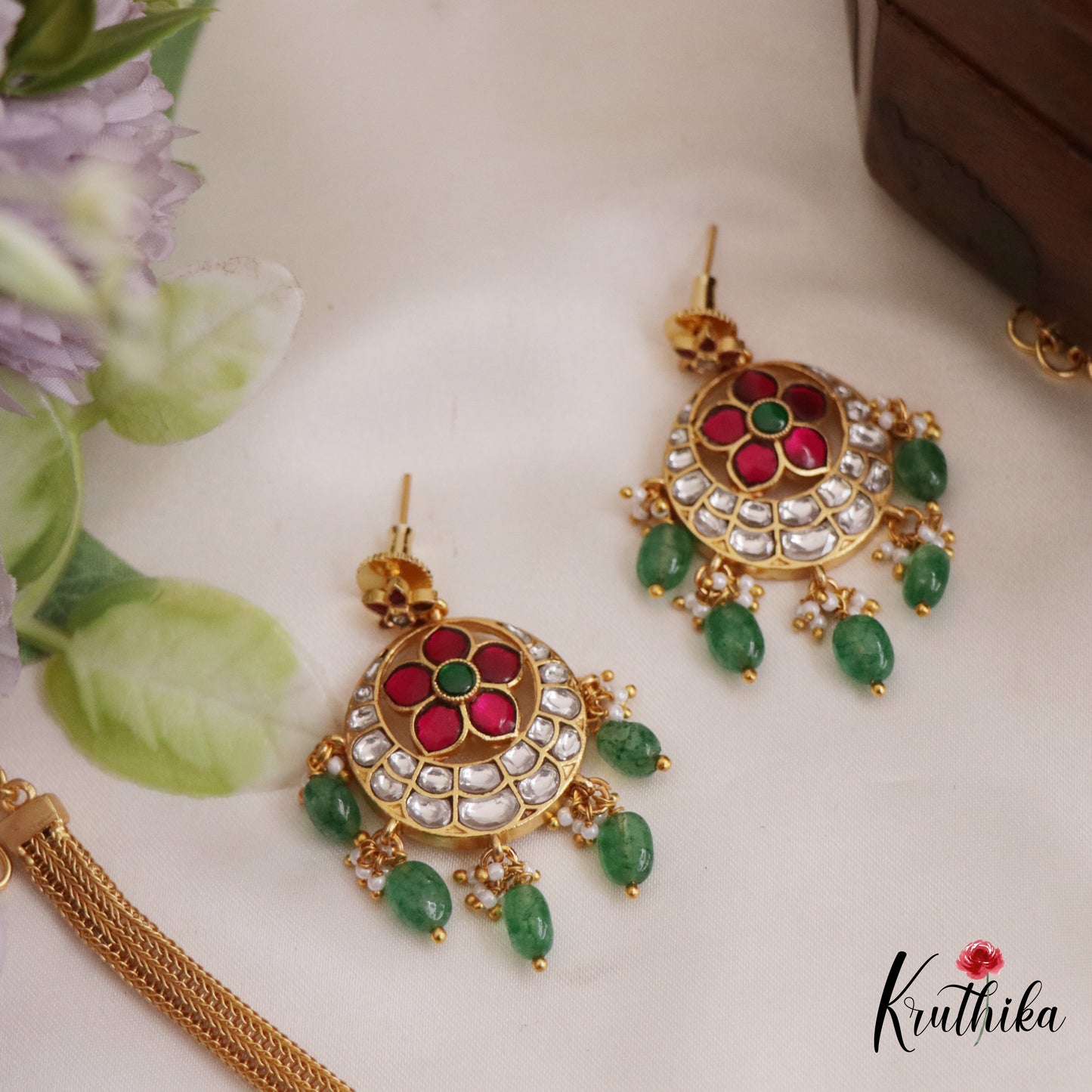 Simple Trendy Floral Pendant Kemp Necklace With Green Beads Drops NC2690