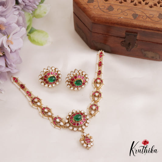 Elegant Floral Motifs Kemp Choker NC2706