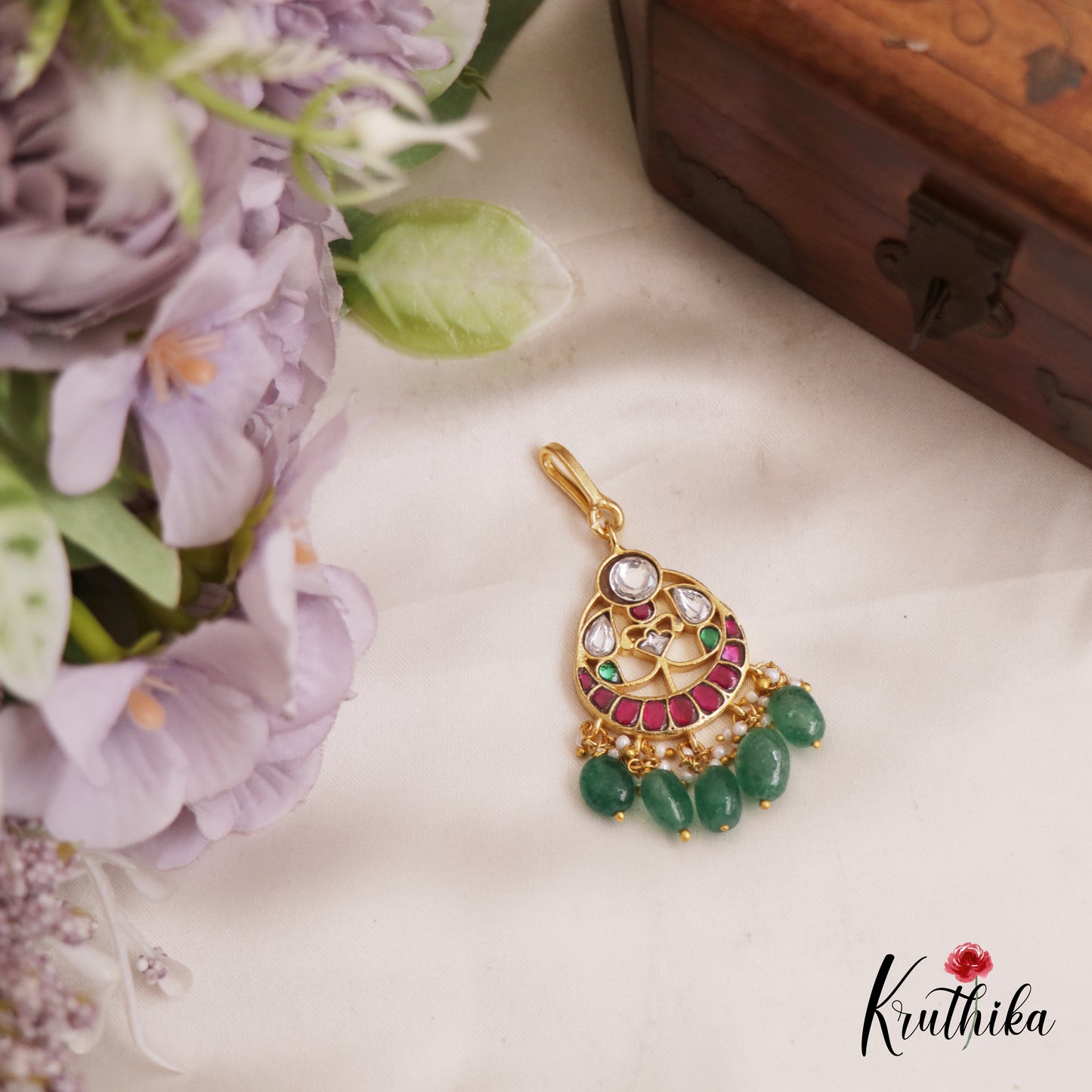 Classic Jadau Maang Tikka With Green Bead Drops MT366