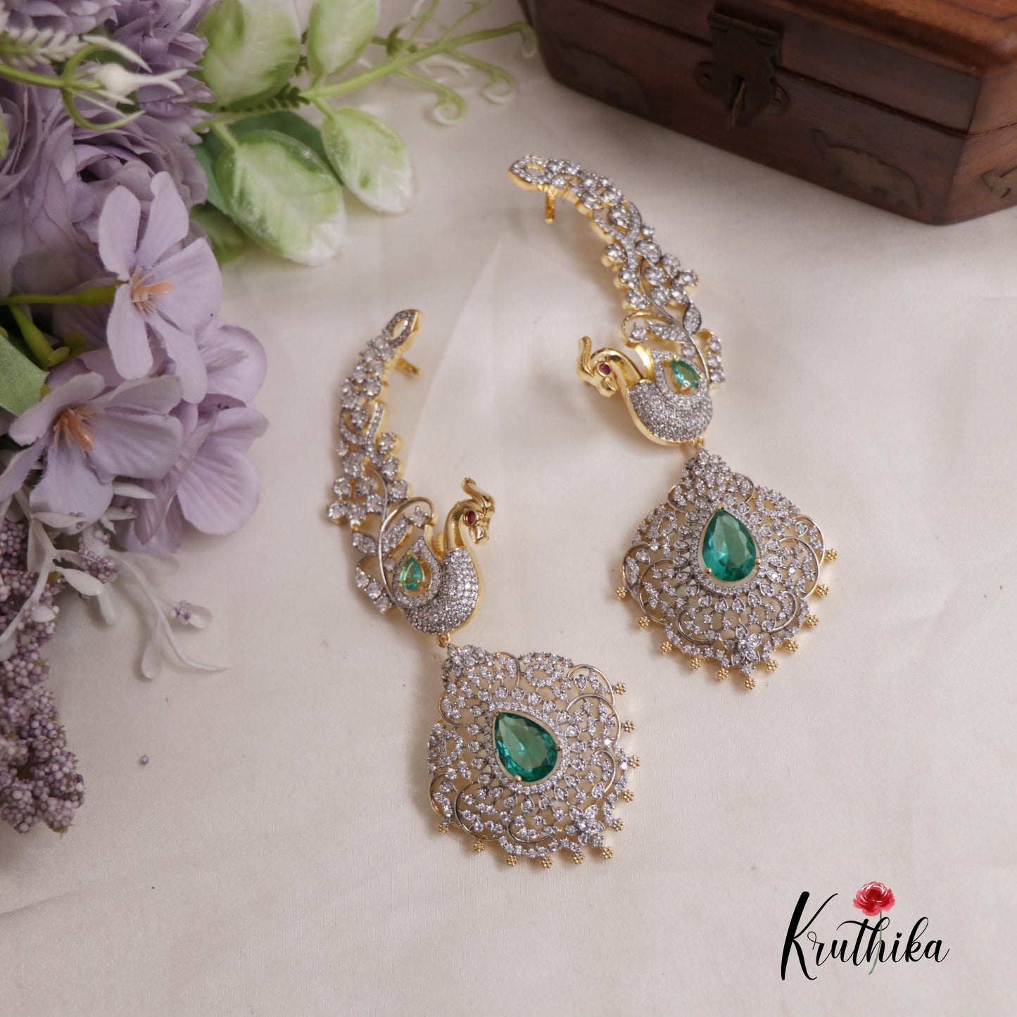 Premium AD Sparkling Peacock Teardrop Earcuff E789