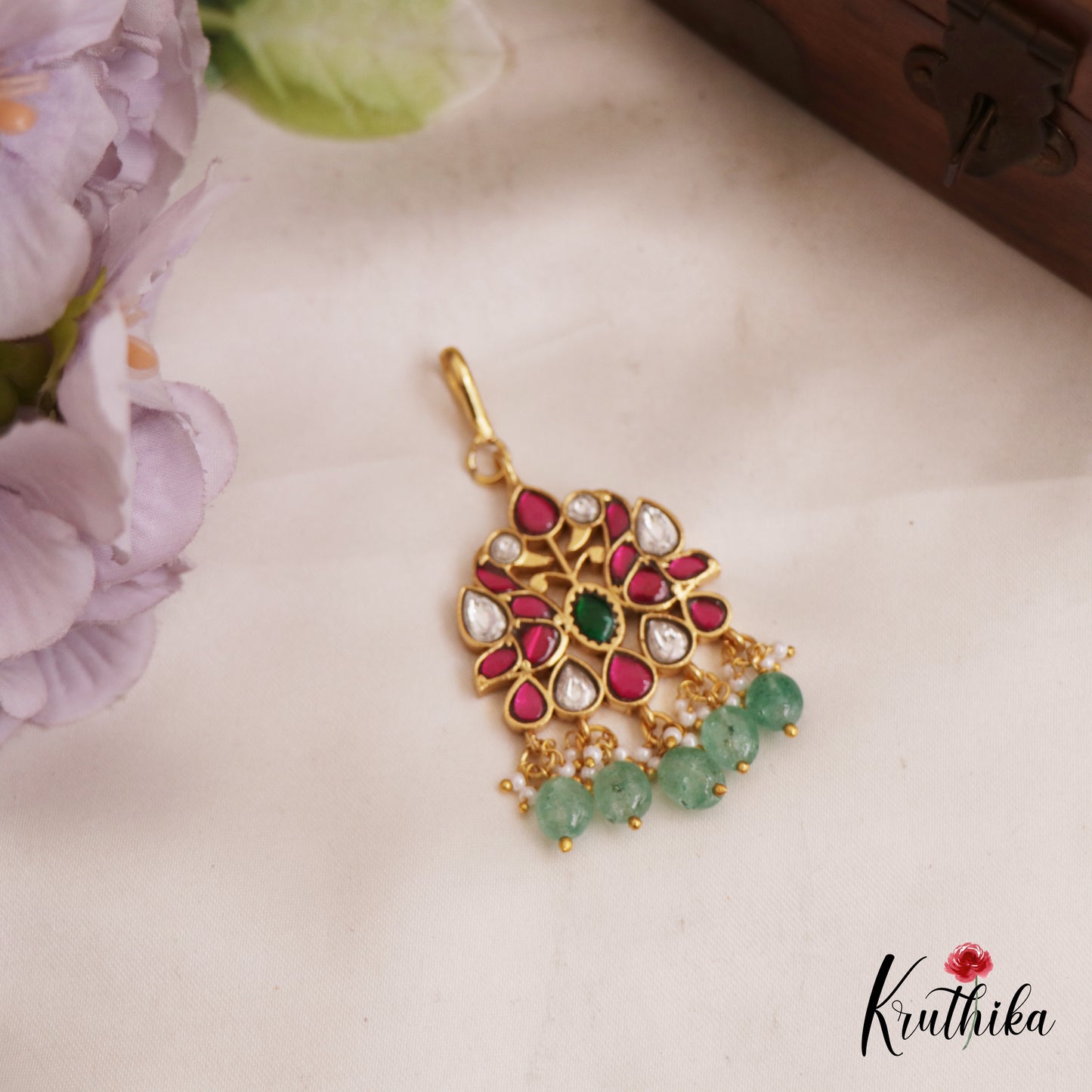 Classic Teardrop Motifs Jadau Maang Tikka With Green Bead Drops MT367