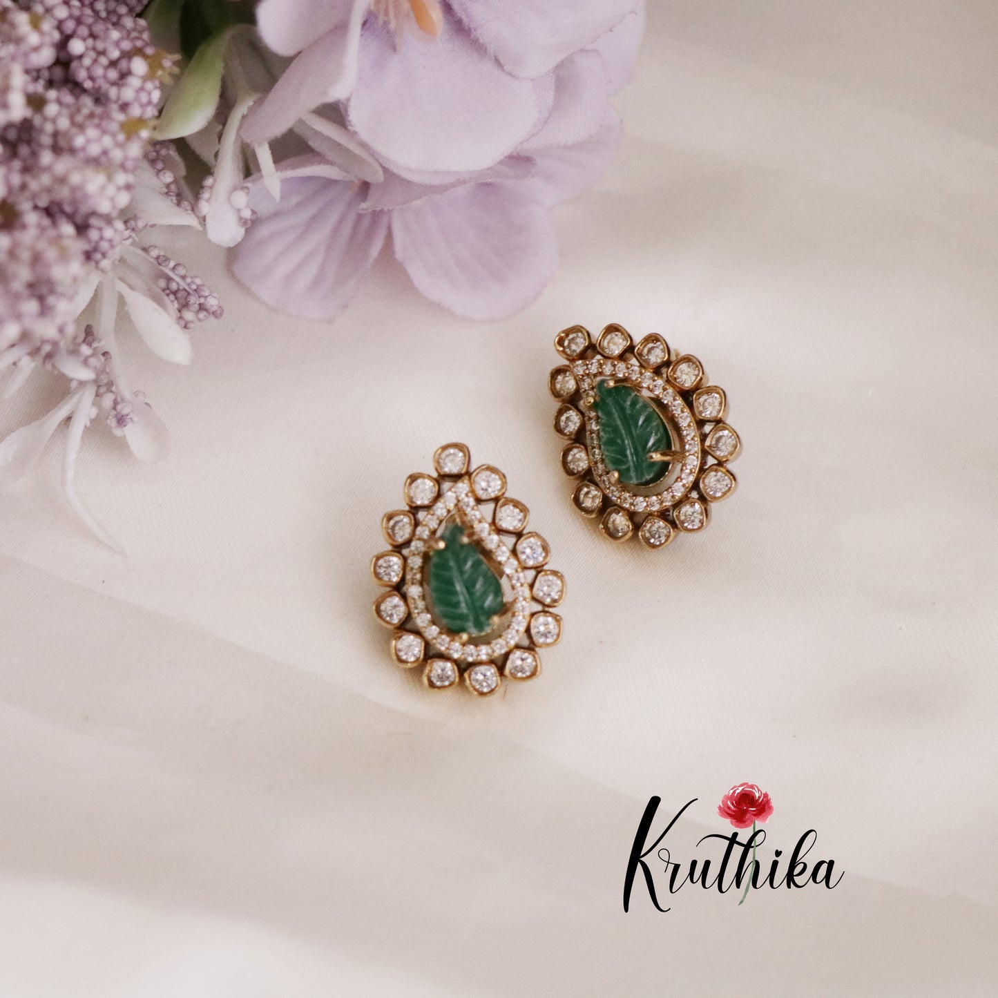 Trendy CZ Victorian Leaf Earstuds E679 (Available in 2 Colors)