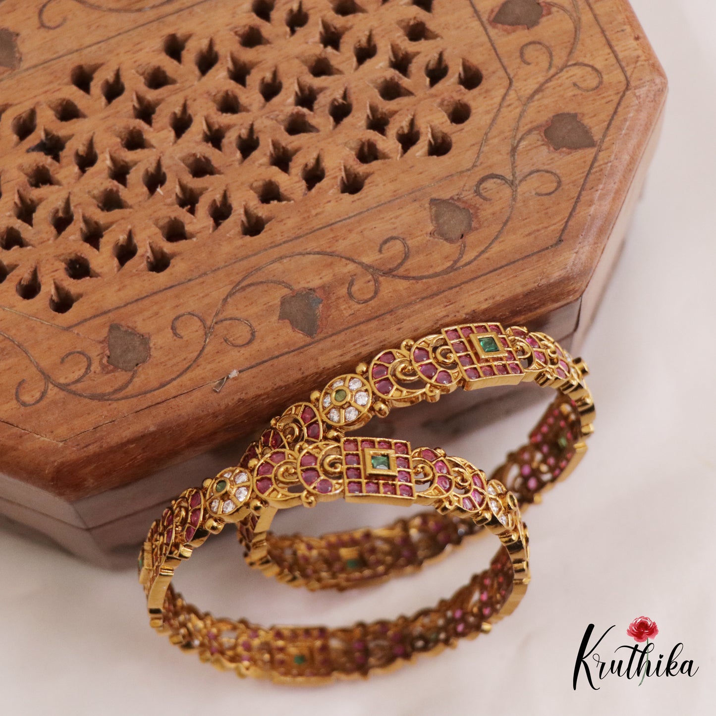 Stunning Floral Geometric Motifs Kemp Bangles B425 (Set Of 2)
