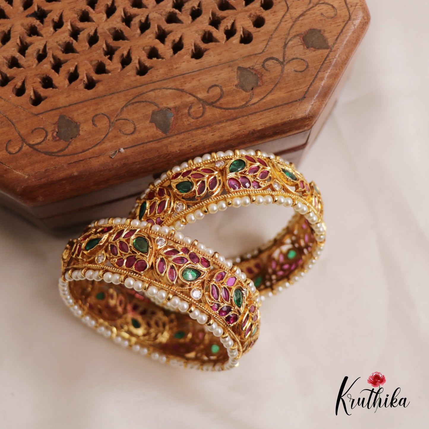 Classic Kemp Leaf Openable Kada Bangles B362 (Set Of 2)