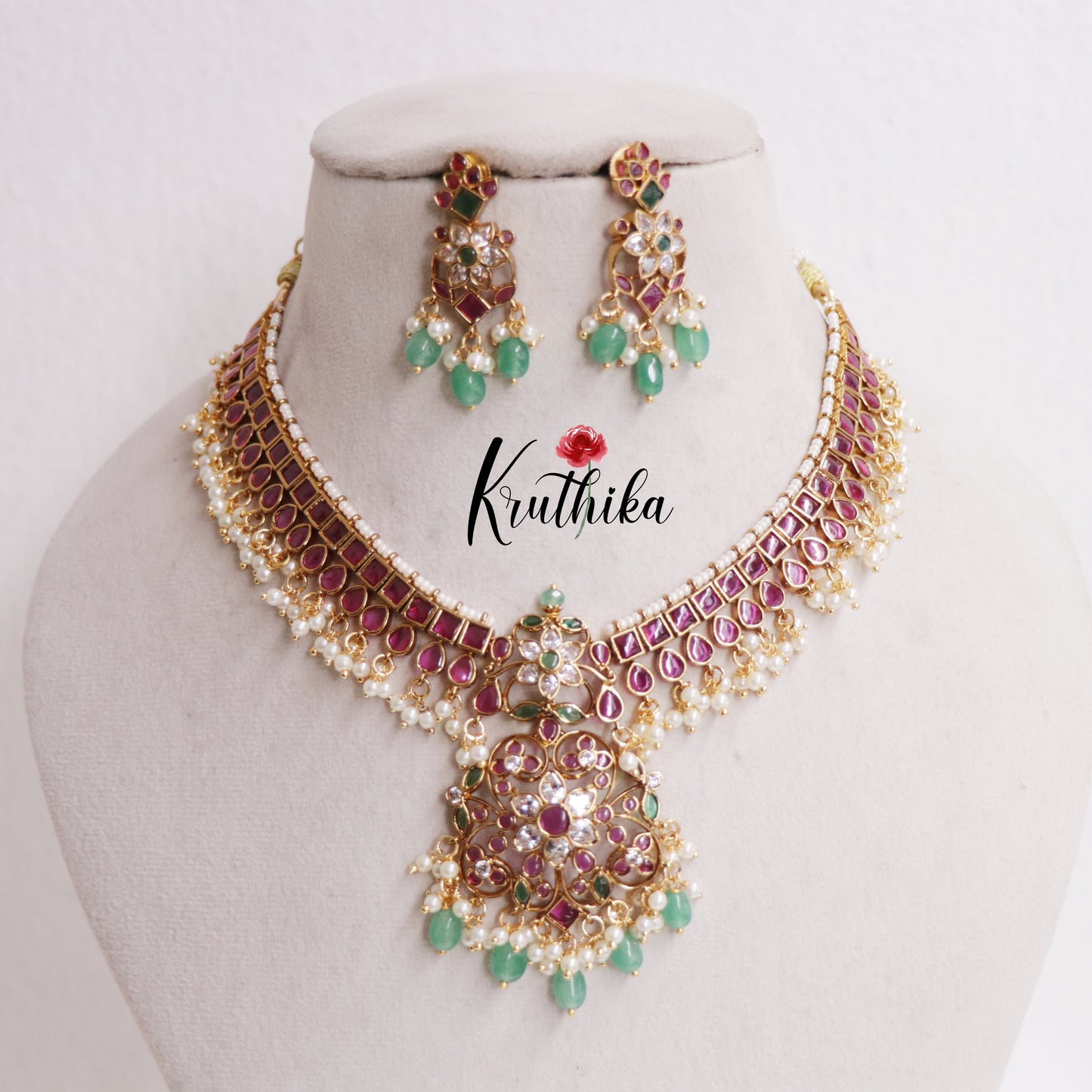 Beautiful Kemp Guttapusalu Uncut Stones Necklace with Detachable Pendant NC2503