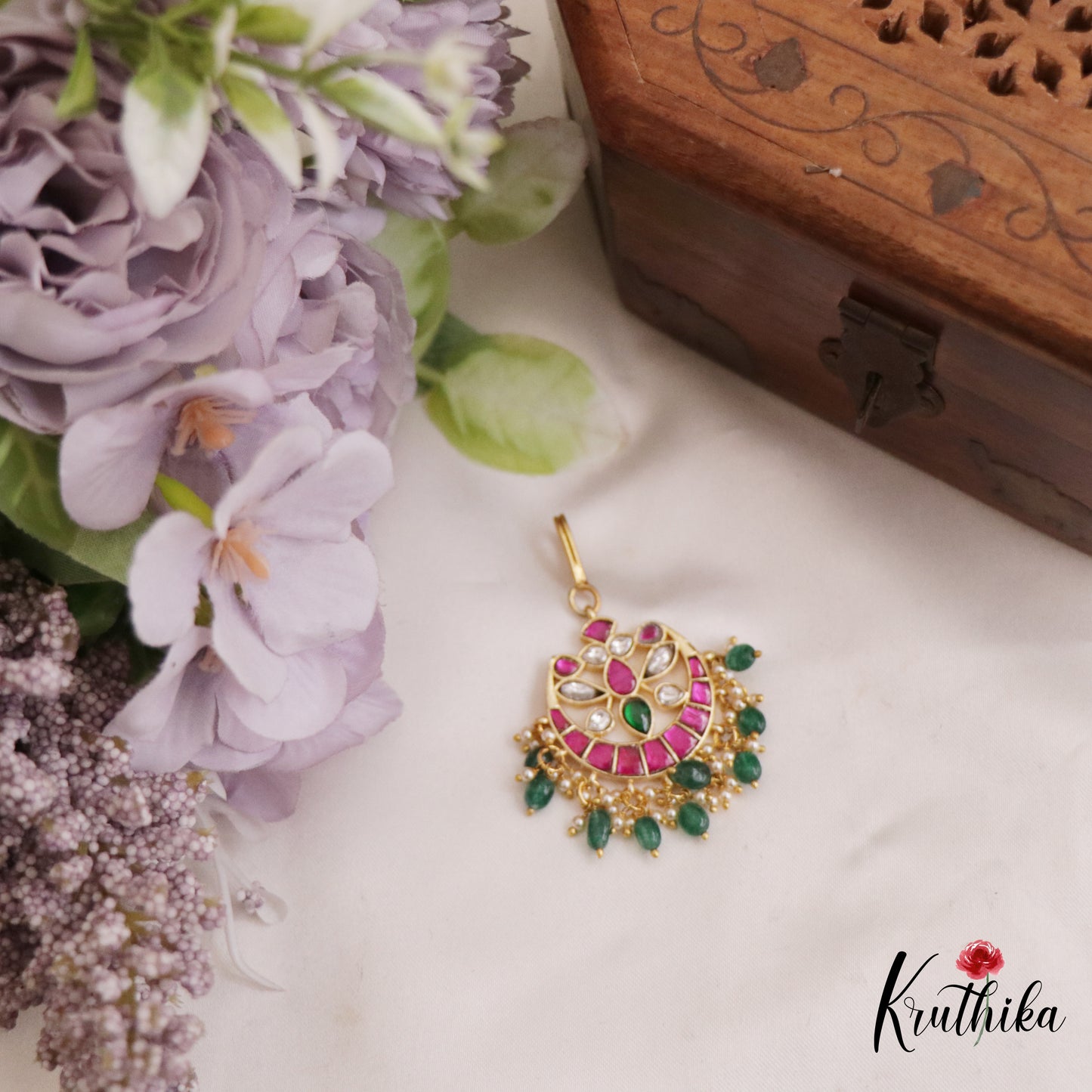 Simple Teardrop Motifs Jadau Maang Tikka With Green Bead Drops MT347
