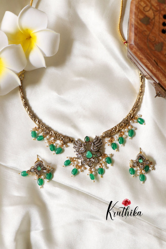 Simple Victorian Peacock Necklace-Green Beads NC1241