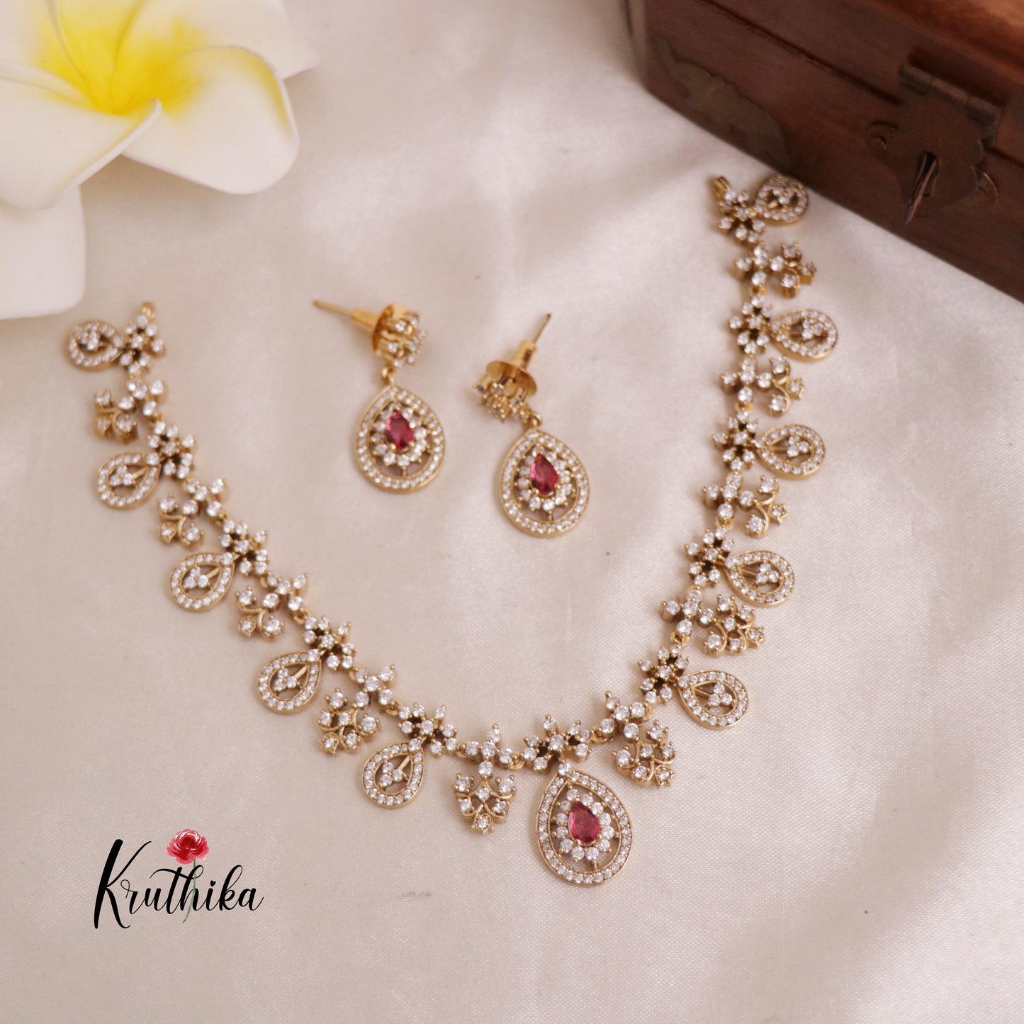 Pretty CZ Stone Necklace NC1930