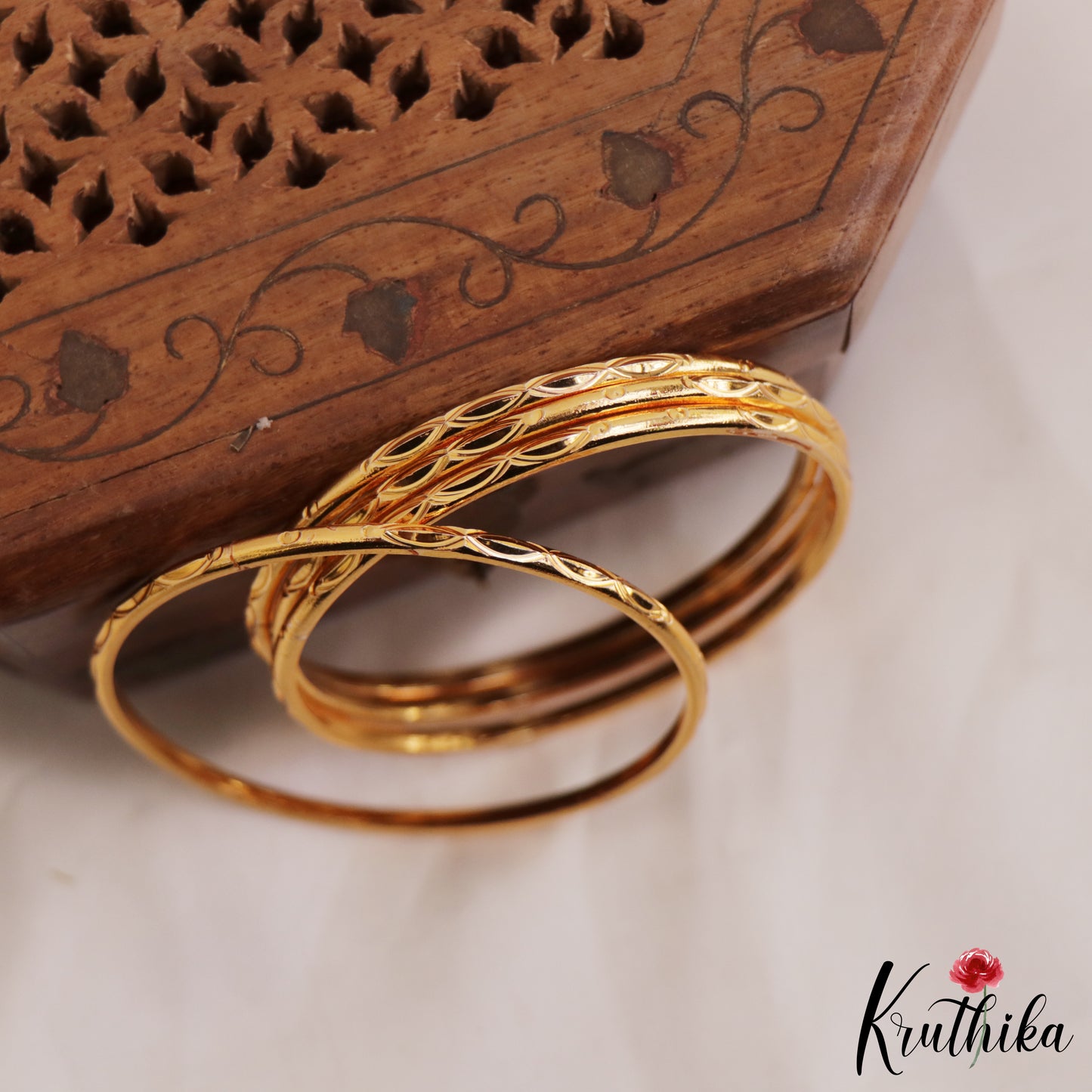 Simple Trendy Daily Wear Bangles B391 (Set of 4 Bangles)