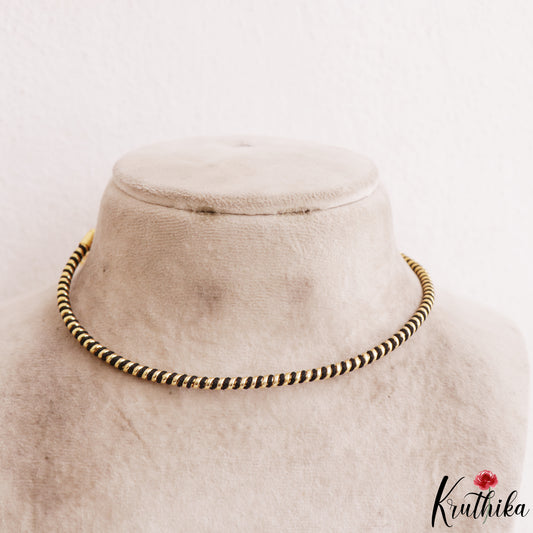 Elegant Black & Gold Twisted Hasli Necklace For Pendant NC3173