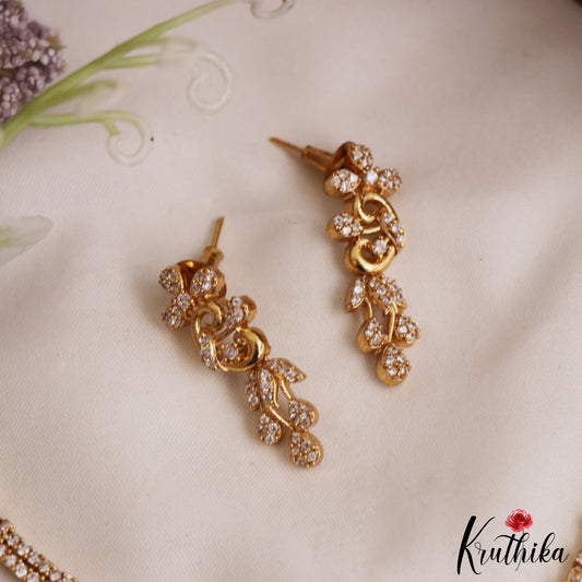 Classic Floral Motifs Diamond-Finish Gold-Tone AD Necklace NC2984