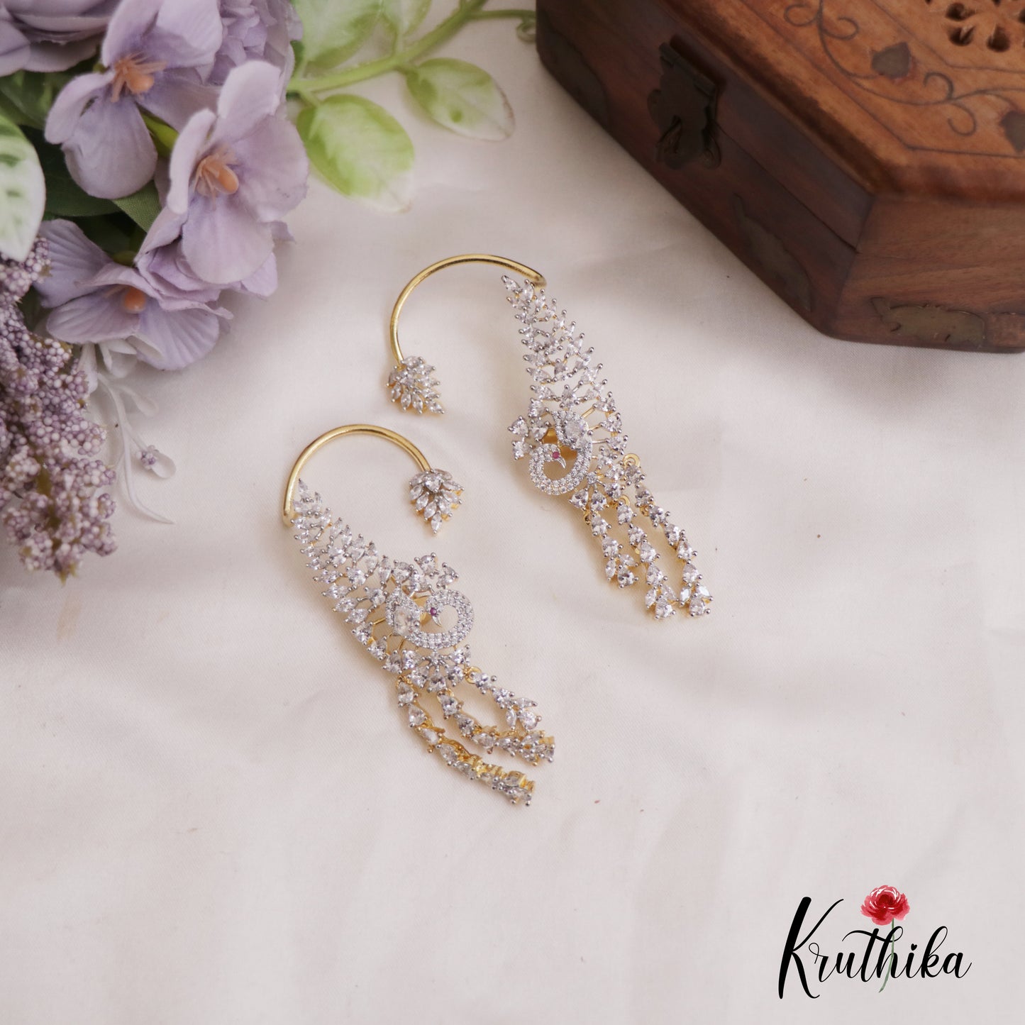 Glorious AD Peacock Ear Cuff E901