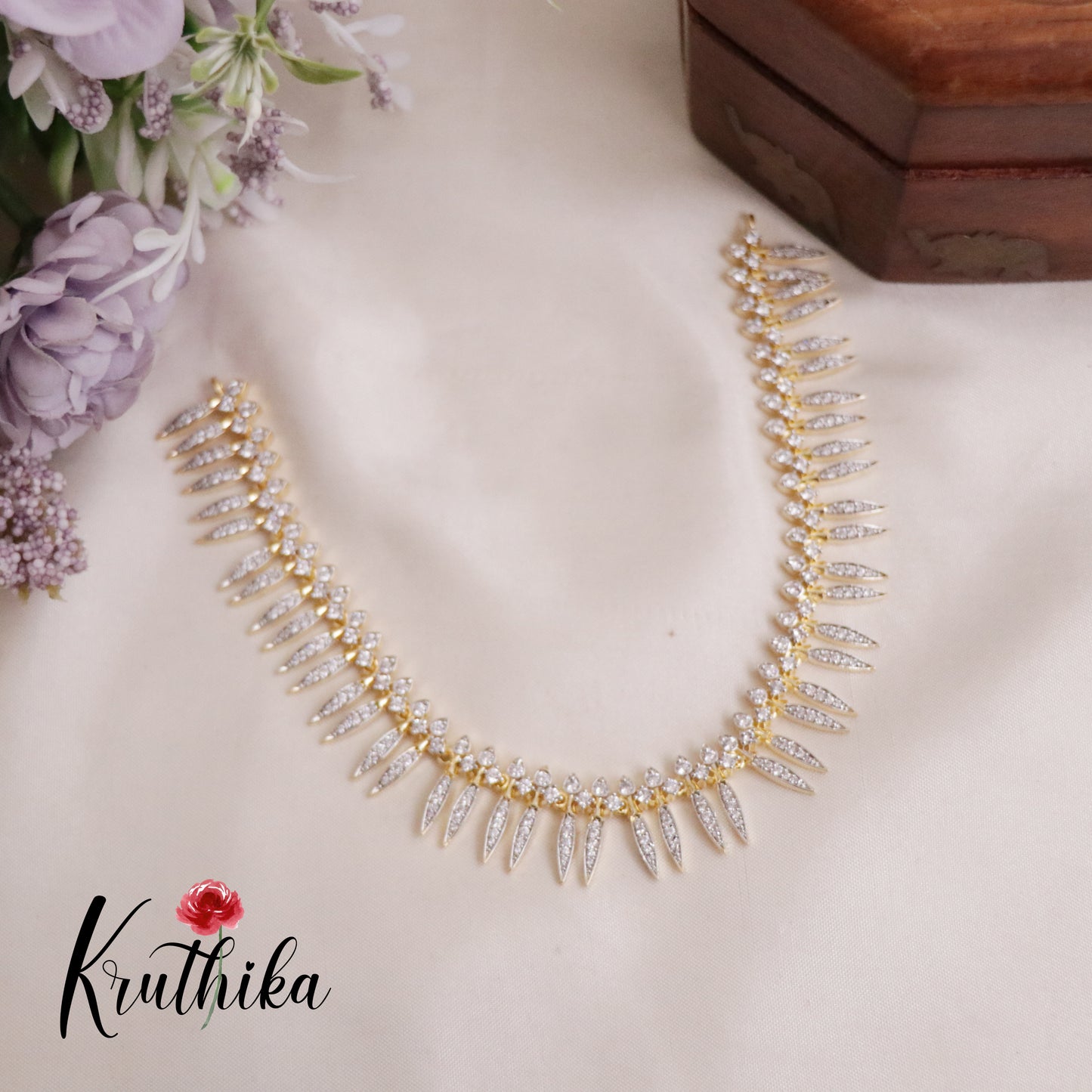 Gorgeous Sparkling Diamond Petals Necklace NC2070
