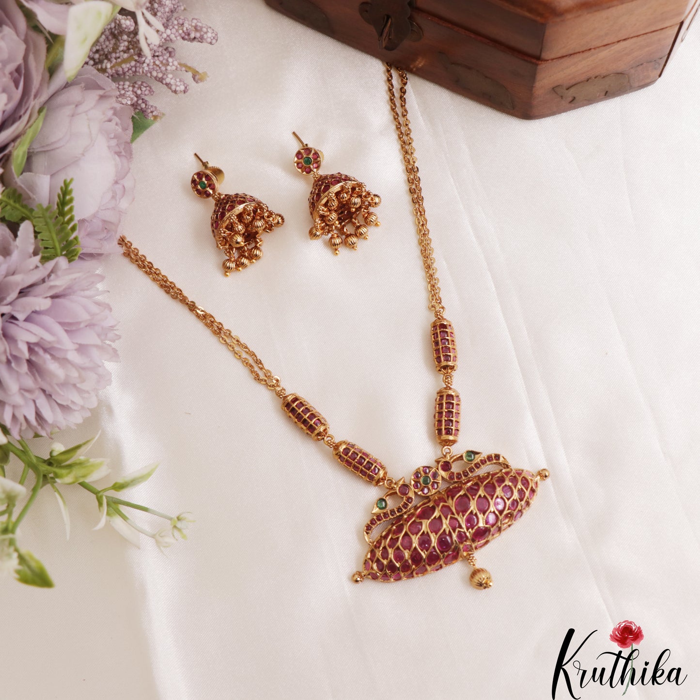 Trendy Peacock Motifs Kemp Necklace NC3084