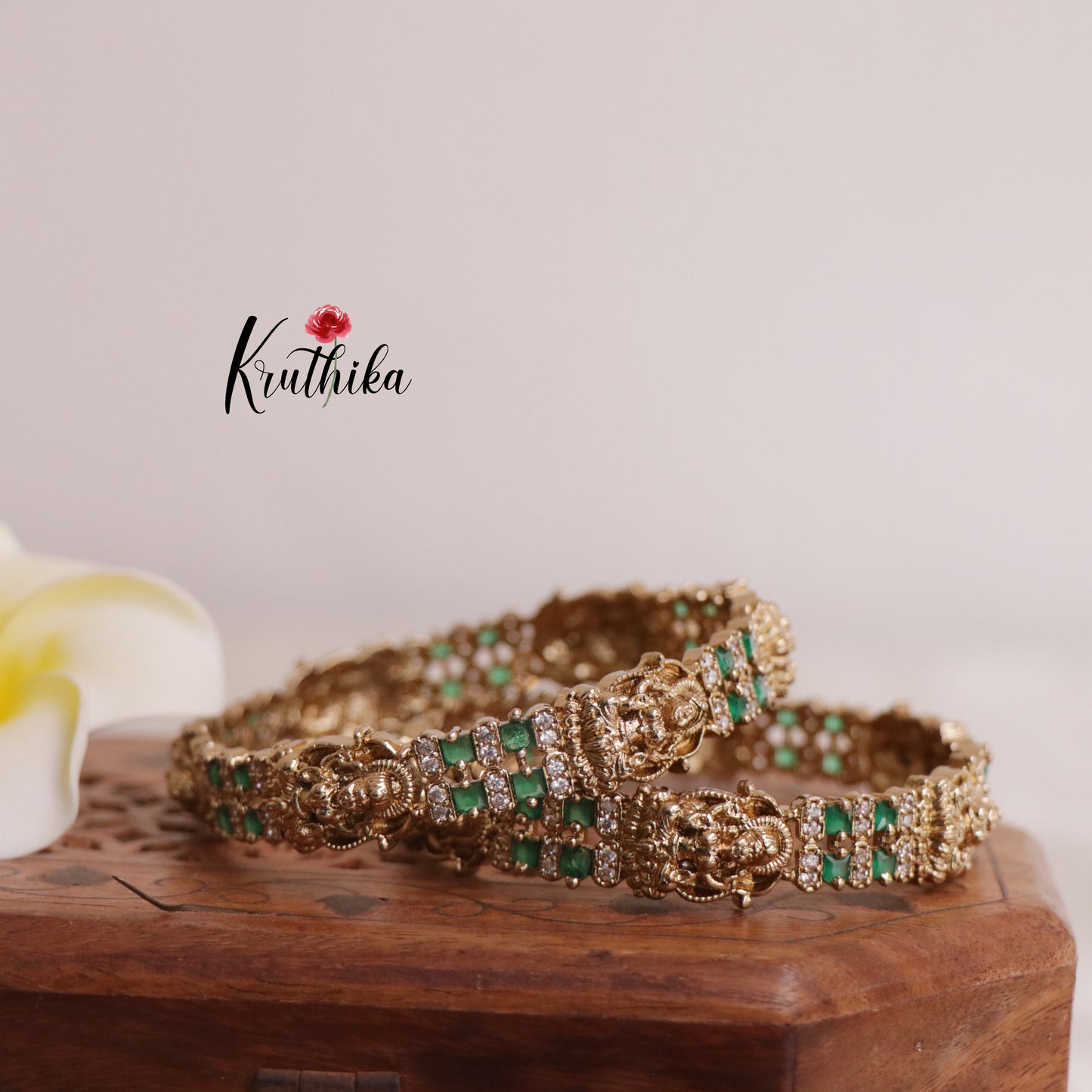Trendy Lakshmi victorian Bangles B200 (Aailable in 2 Colours)