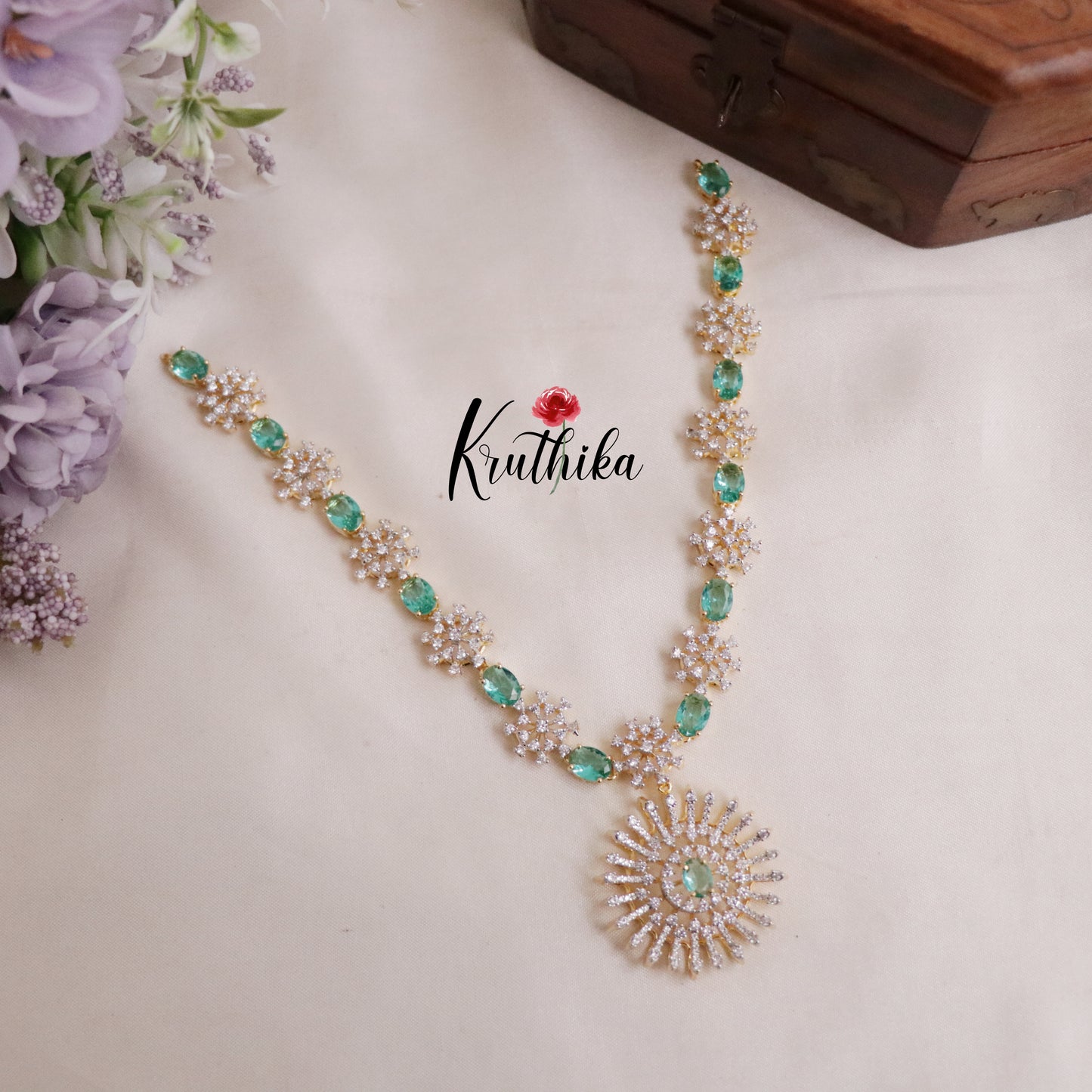 Elegant Flower Design Hydro Emerald Spark Diamond Necklace NC2073