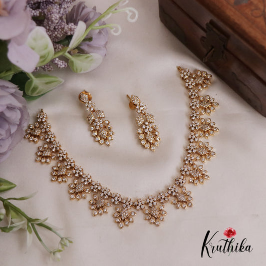 Trendy CZ Sparkling Floral Necklace Set NC2413