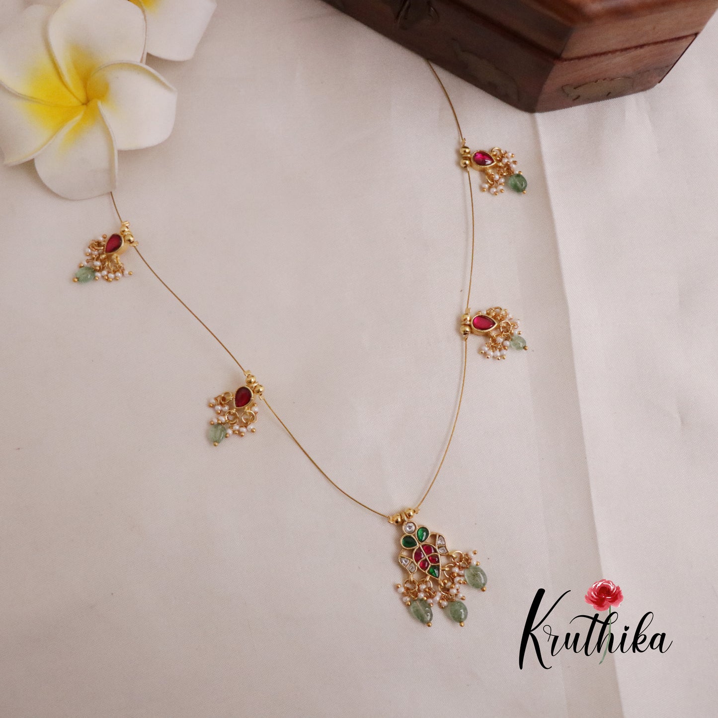 Trendy Jadau Invisible Chain NC2039