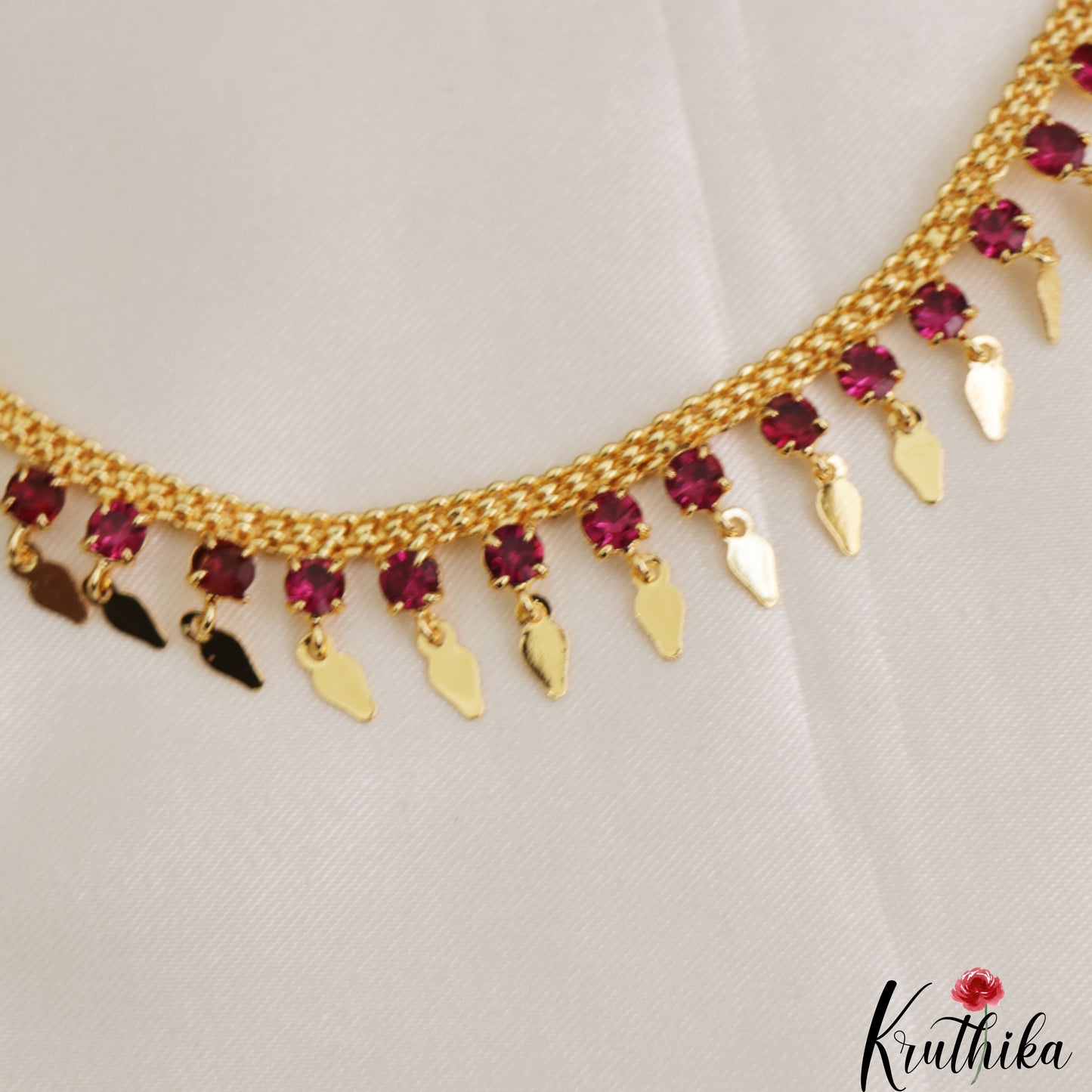 Simple Gold-Tone Kemp Stone Choker NC3096