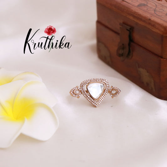 Pretty Triangle Mossonite Finger Ring R24