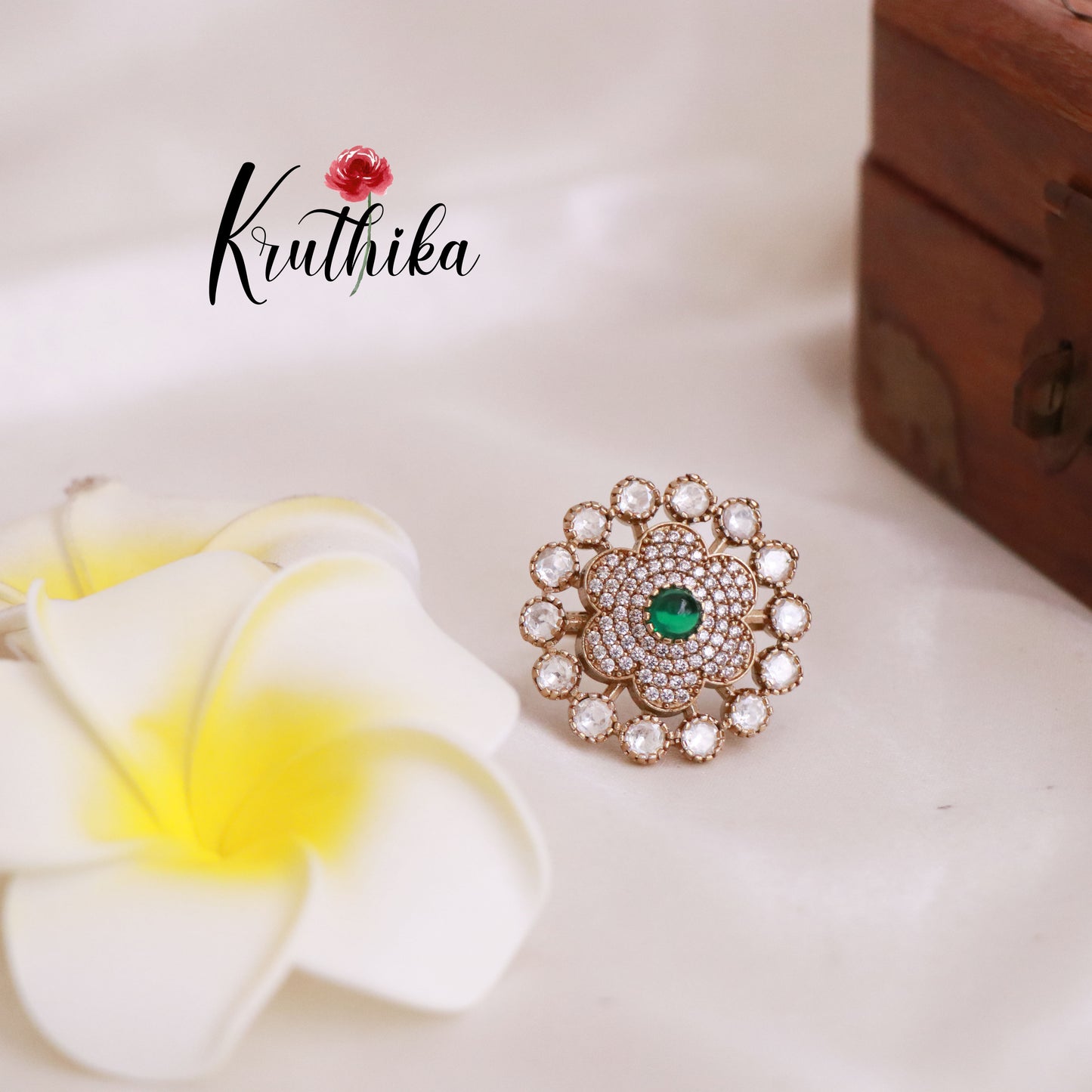 Trendy Victorian Finger rings R25 (Available in 6 colours)