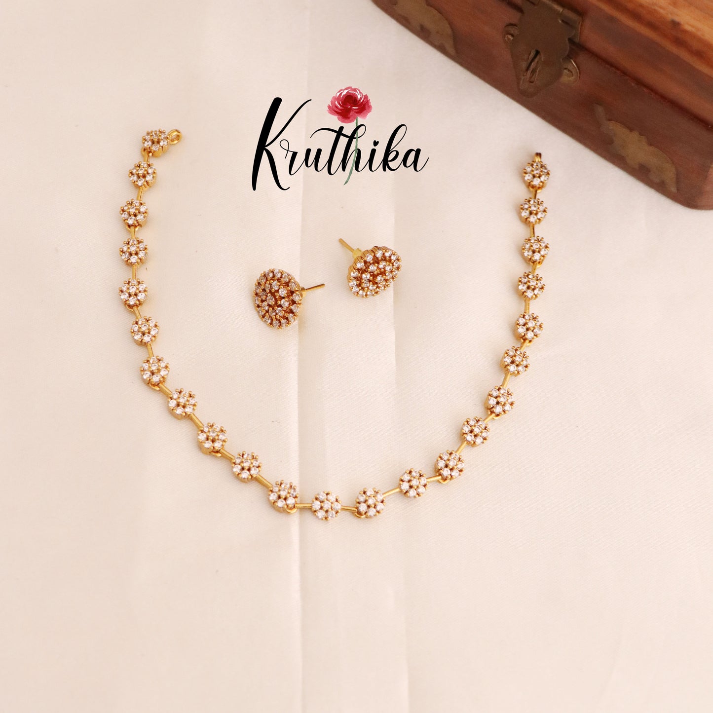 Simple Trendy AD Flower Necklace NC1737