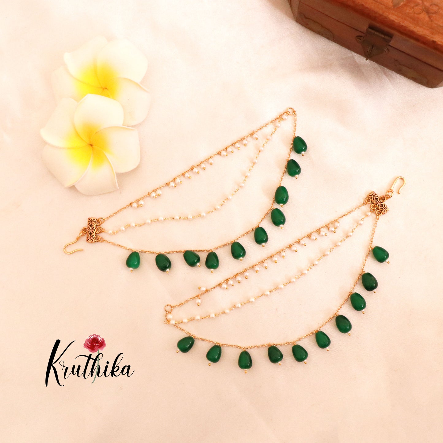 Emerald bead drops earchains EC41