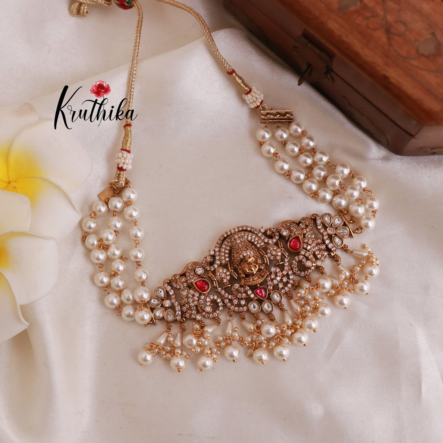 Pearls victorian Goddess choker NC766
