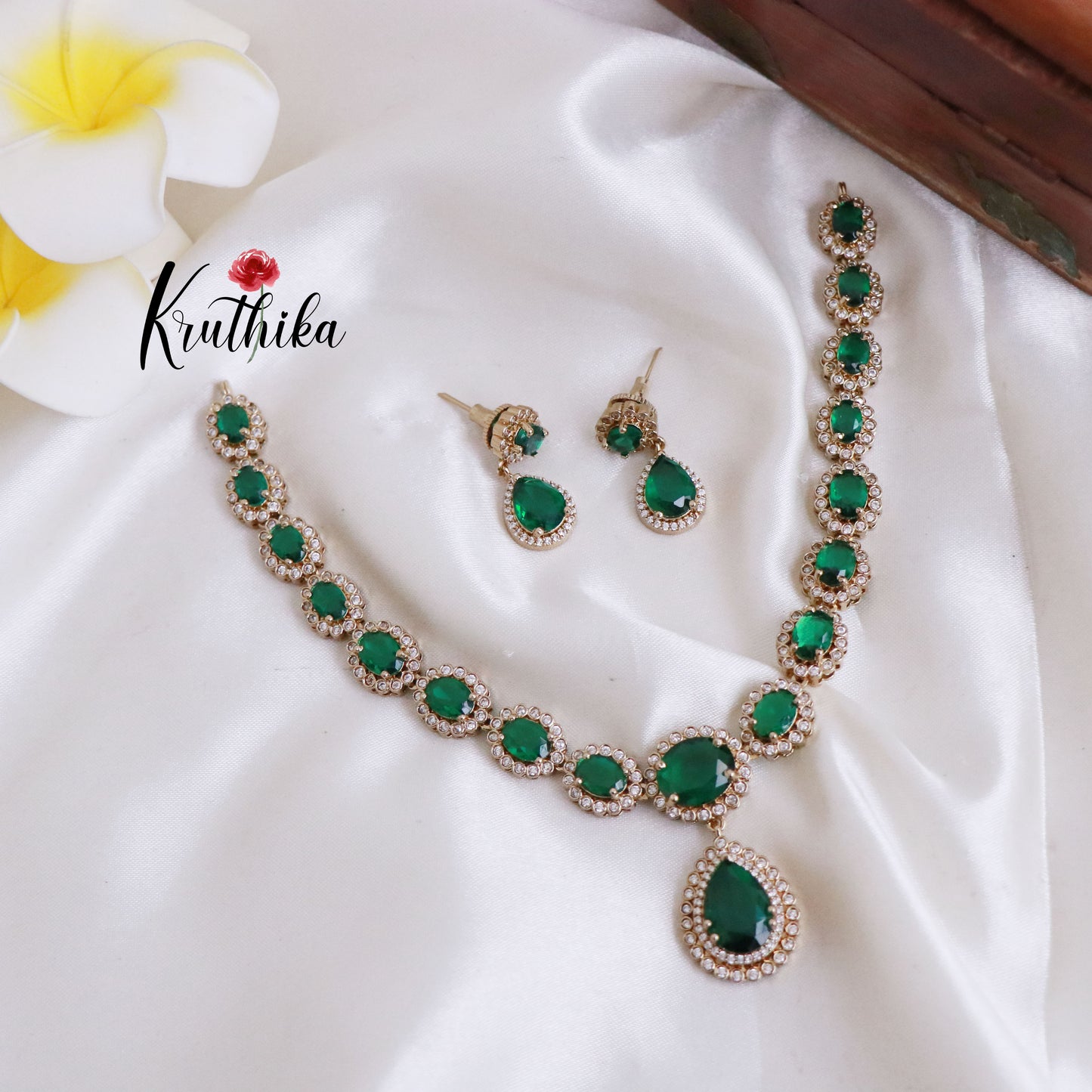 Trendy AD/Victorian Necklace NC1805 (Available in 3 Colours)