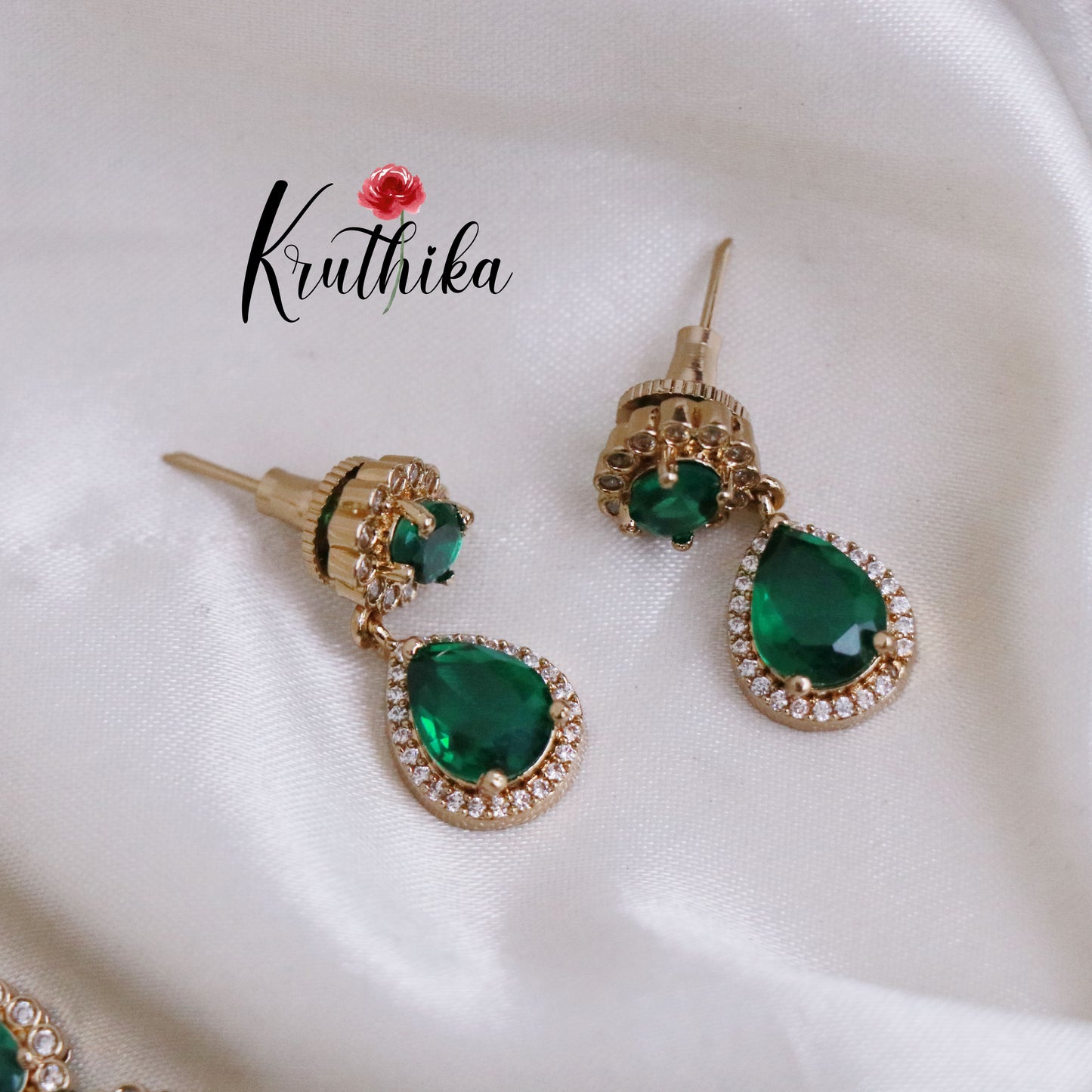 Trendy AD/Victorian Necklace NC1805 (Available in 3 Colours)