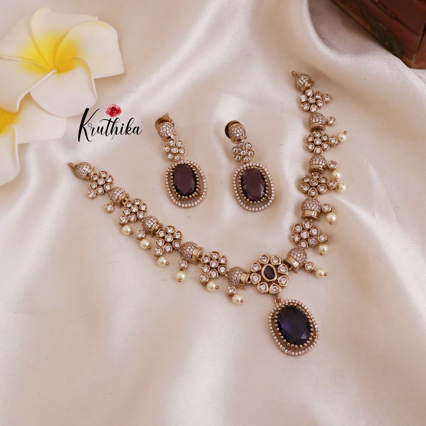 Pretty AD/Victorian Necklace NC1809 ( Available in 3 Colours)