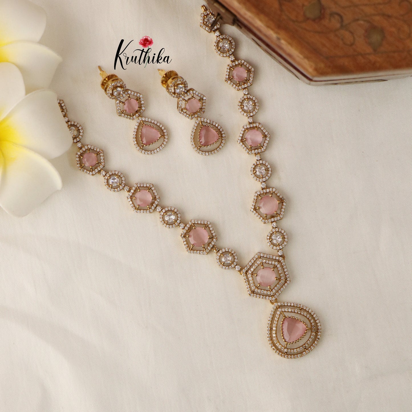 Pretty AD/Victorian Necklace NC1466( Available in 4 colours)