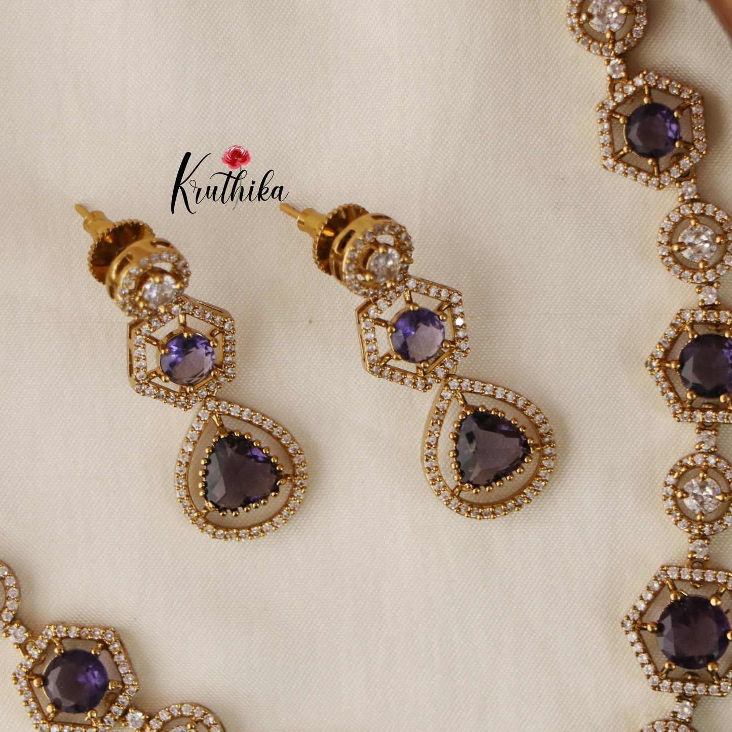 Pretty AD/Victorian Necklace NC1466( Available in 4 colours)