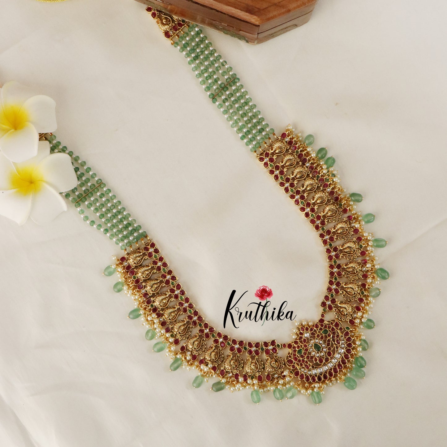 Grand Onyx Beads Peacock Kempu Haaram LH748