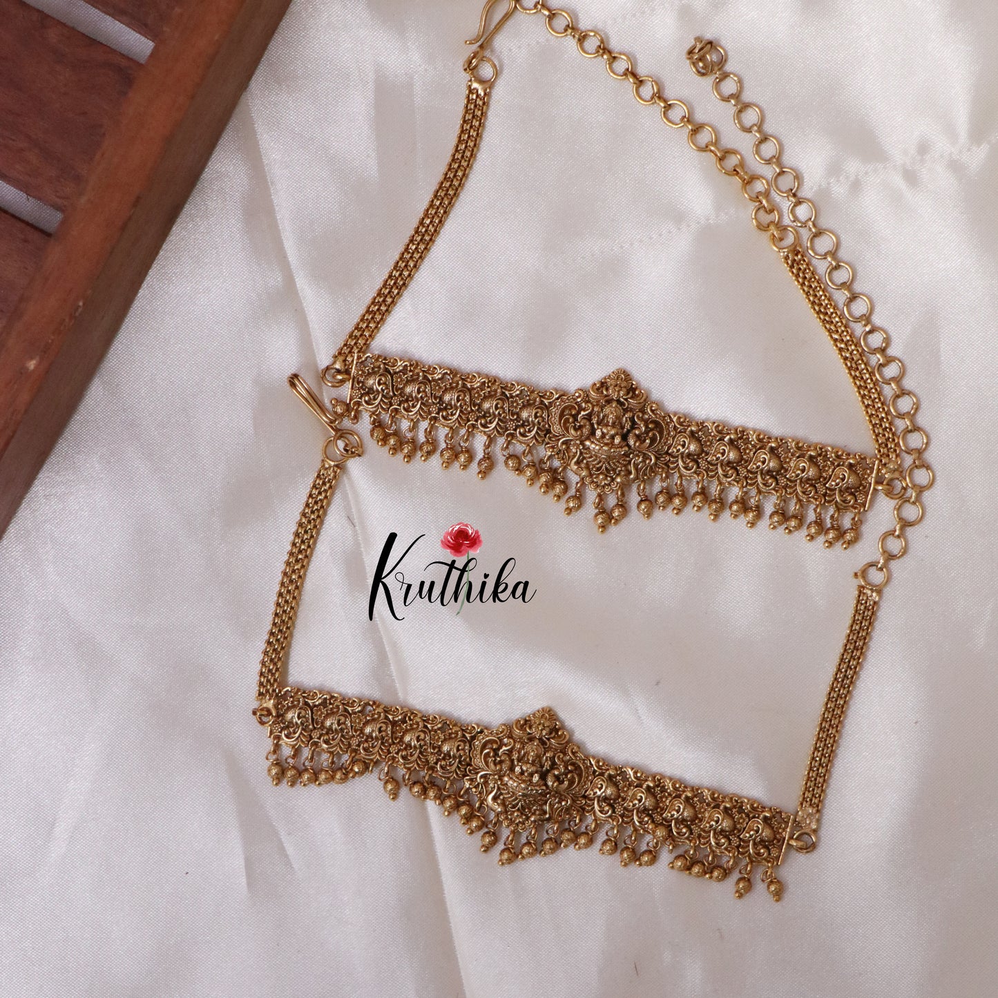 Trendy Lakshmi Temple-Style Bajubandh – Set of 2 BB02