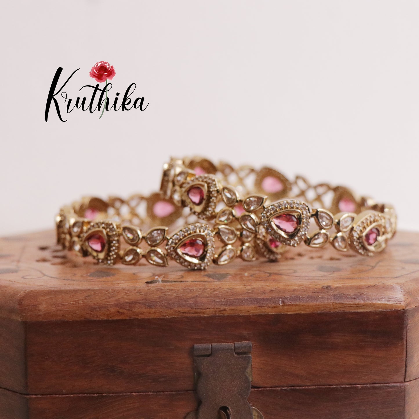 Beautiful AD Victorian Bangles B198 (Available in 2 Colours)