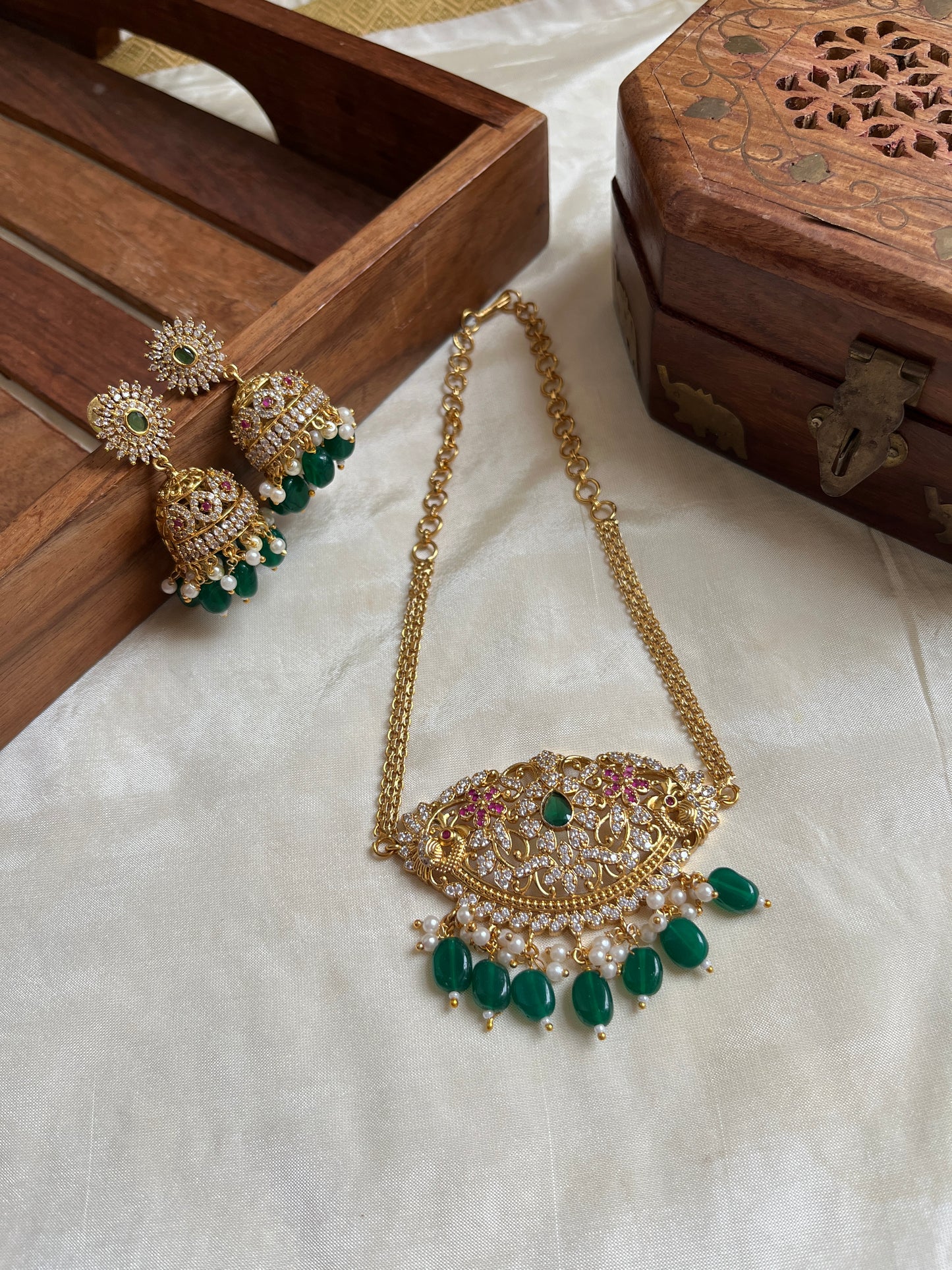 Simple Peacock Chain with Green Beads Necklace NC1098