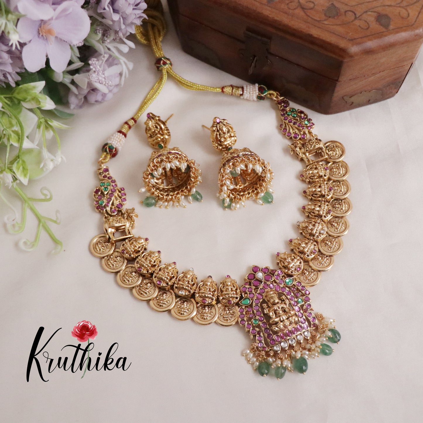 Grand Antique Temple Lakshmi Kemp Kasu Necklace with Pastel Green Beads Drops NC2151