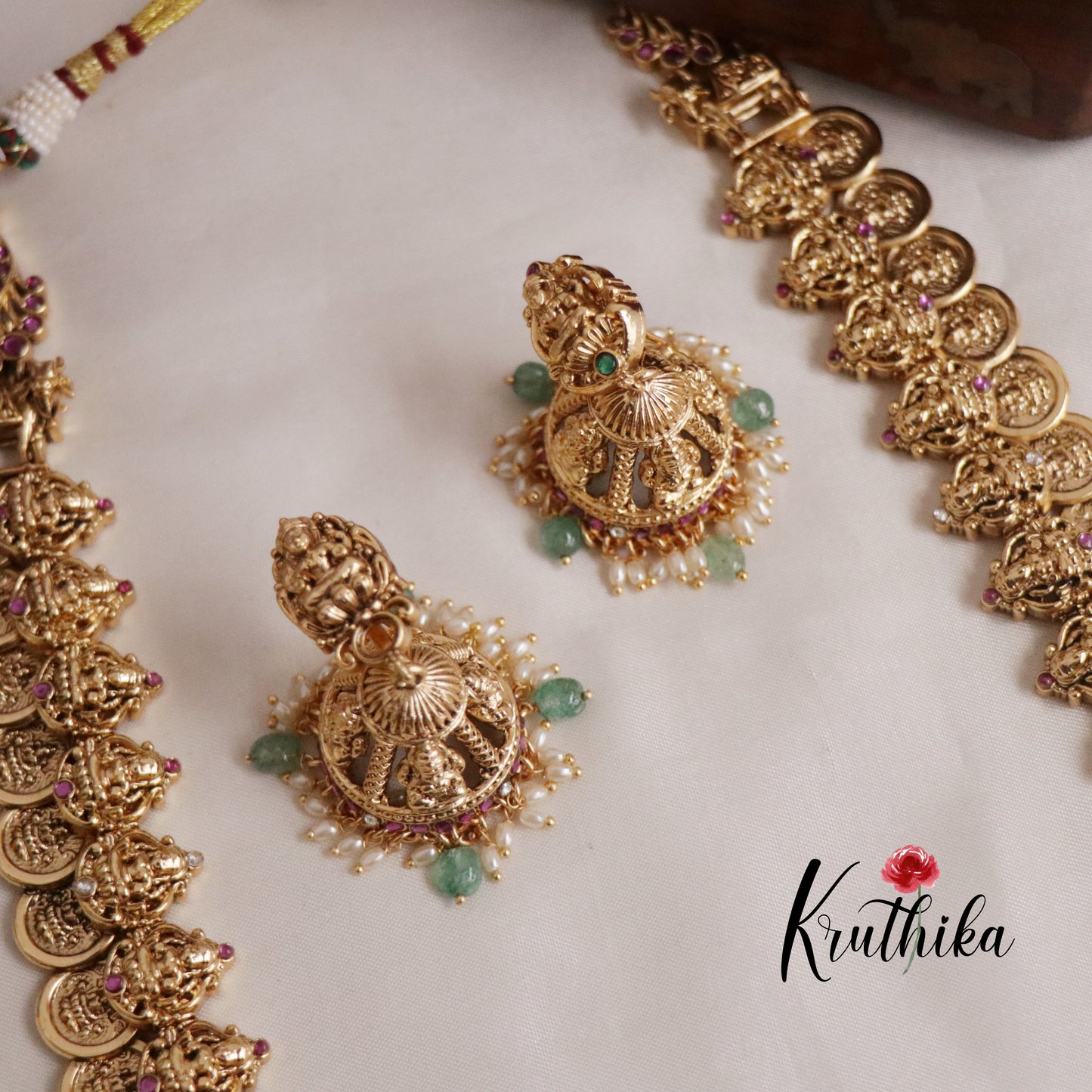 Grand Antique Temple Lakshmi Kemp Kasu Haaram with Pastel Green Beads Drops LH1927