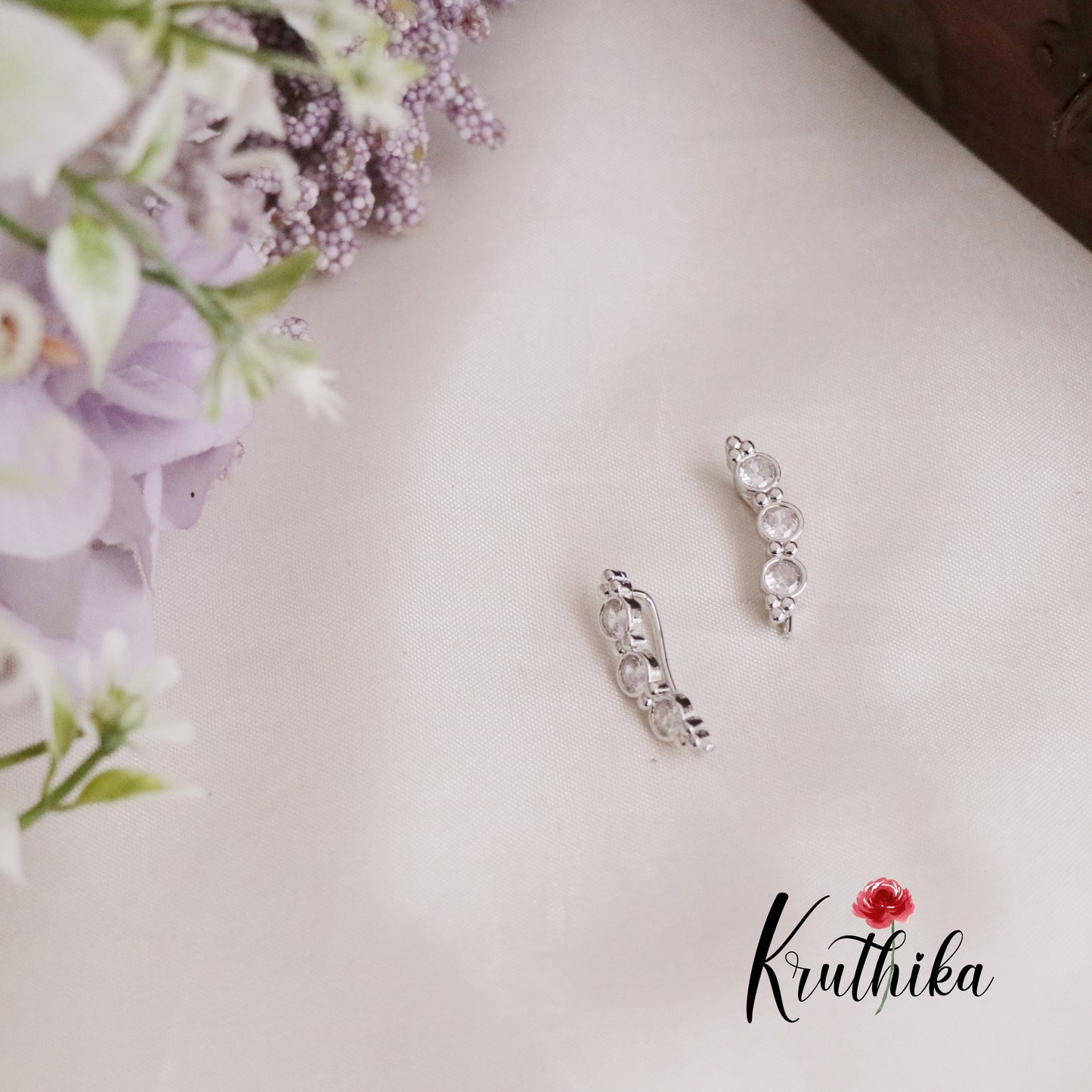 Simple Sleek Shine Ear Climbers Earcuff E459